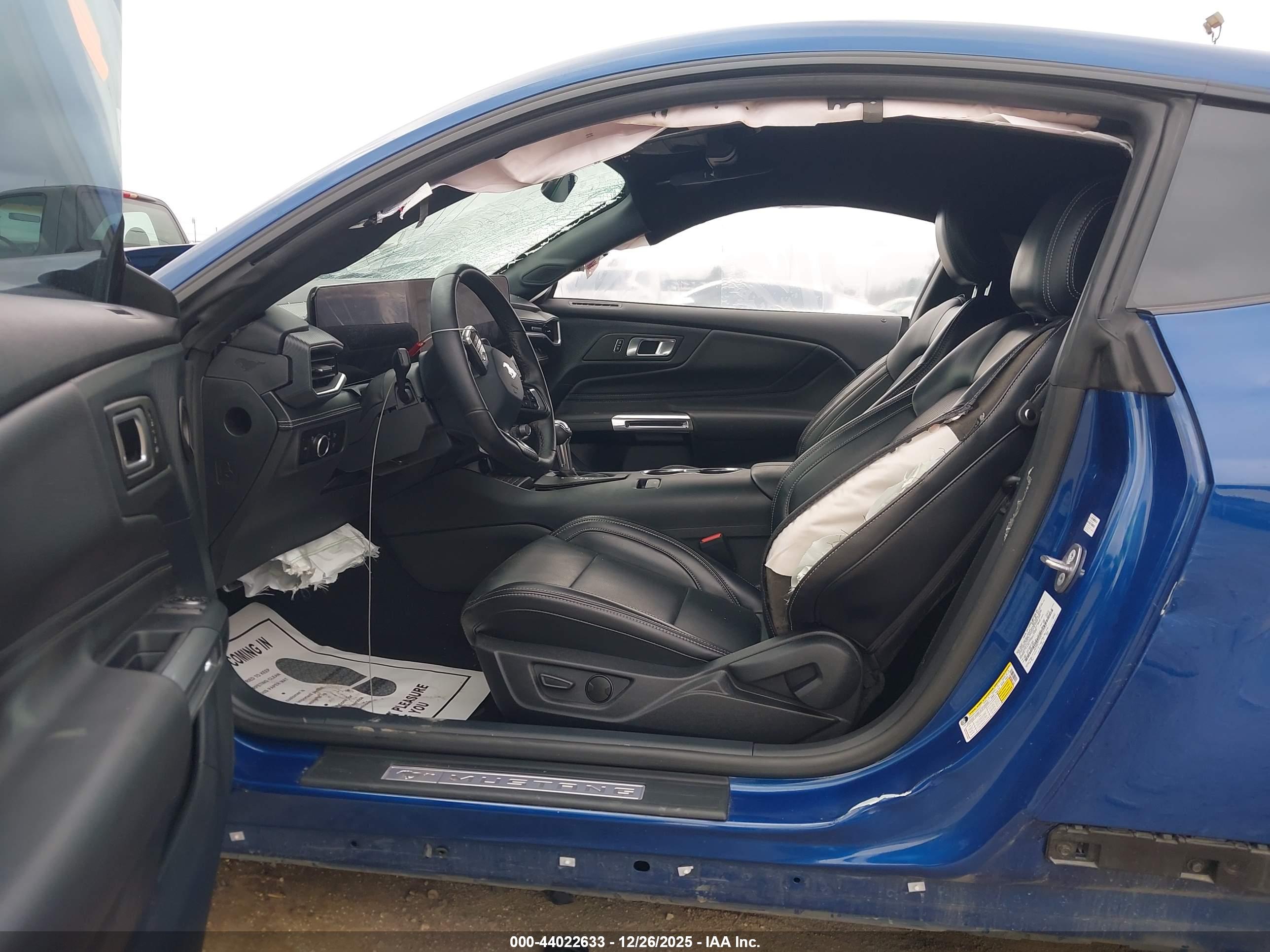 FORD MUSTANG image 5