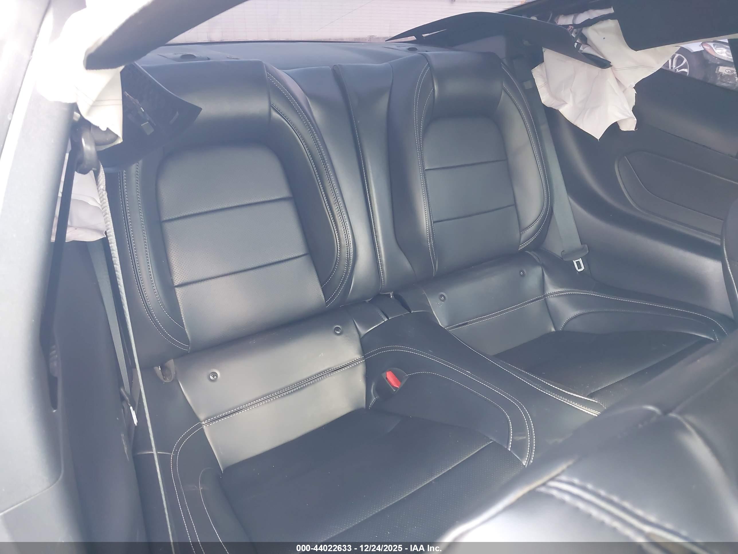FORD MUSTANG image 8