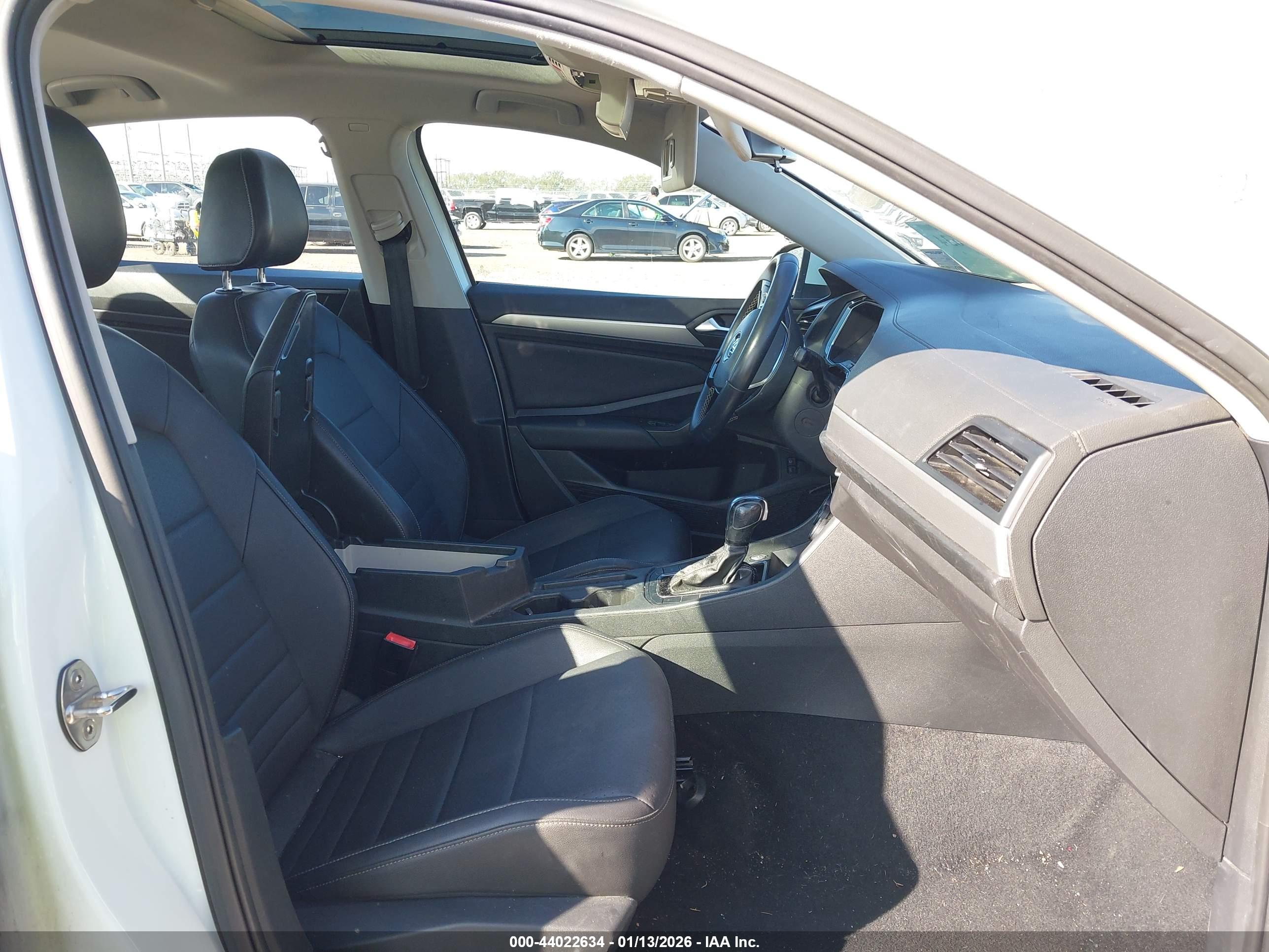 VOLKSWAGEN JETTA image 5
