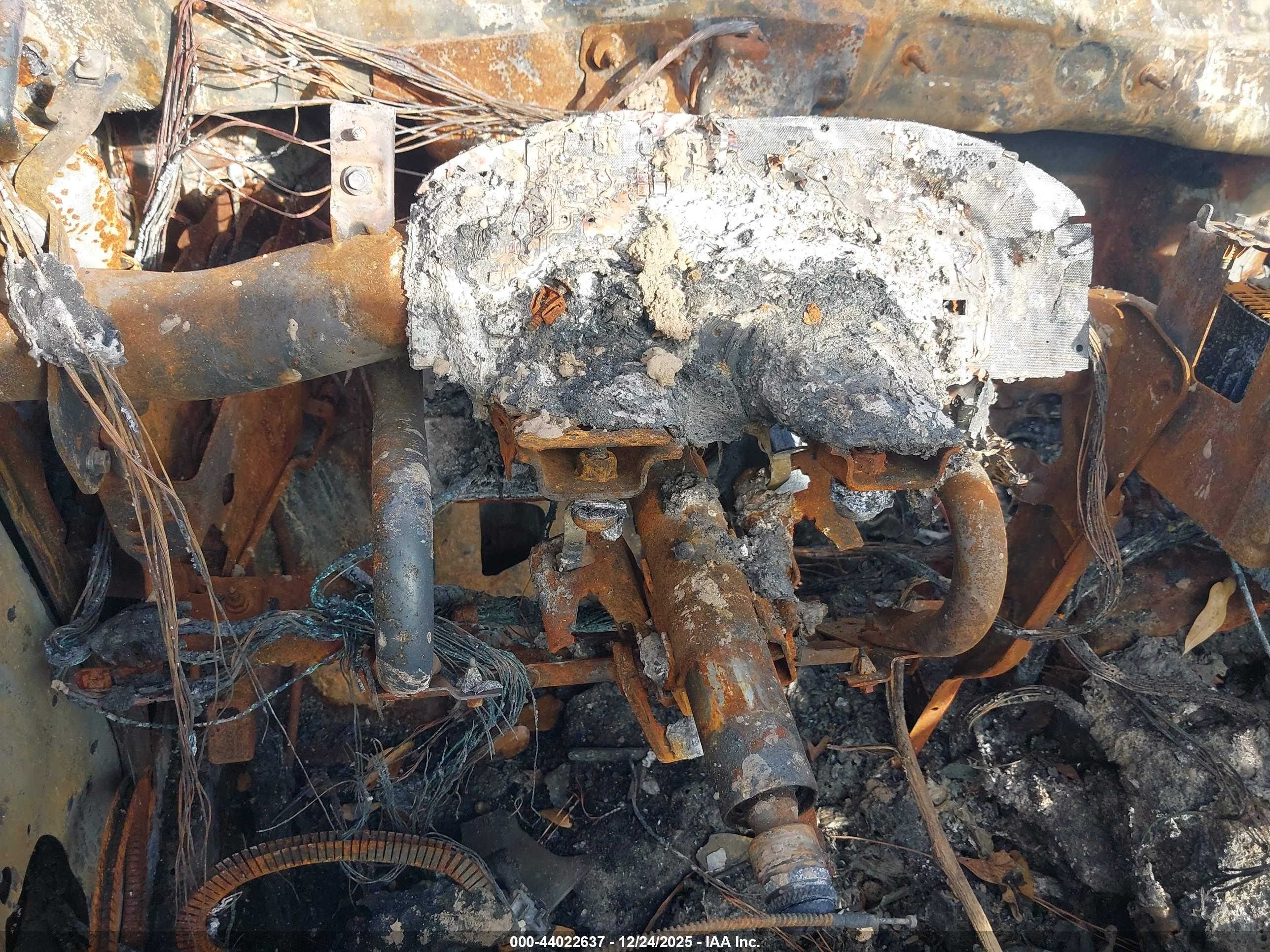 FORD ESCAPE image 7