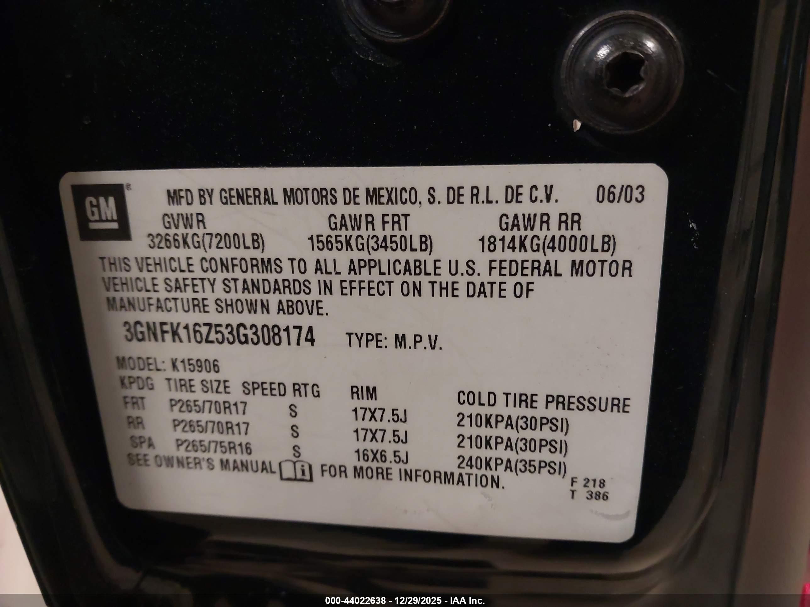CHEVROLET SUBURBAN image 9
