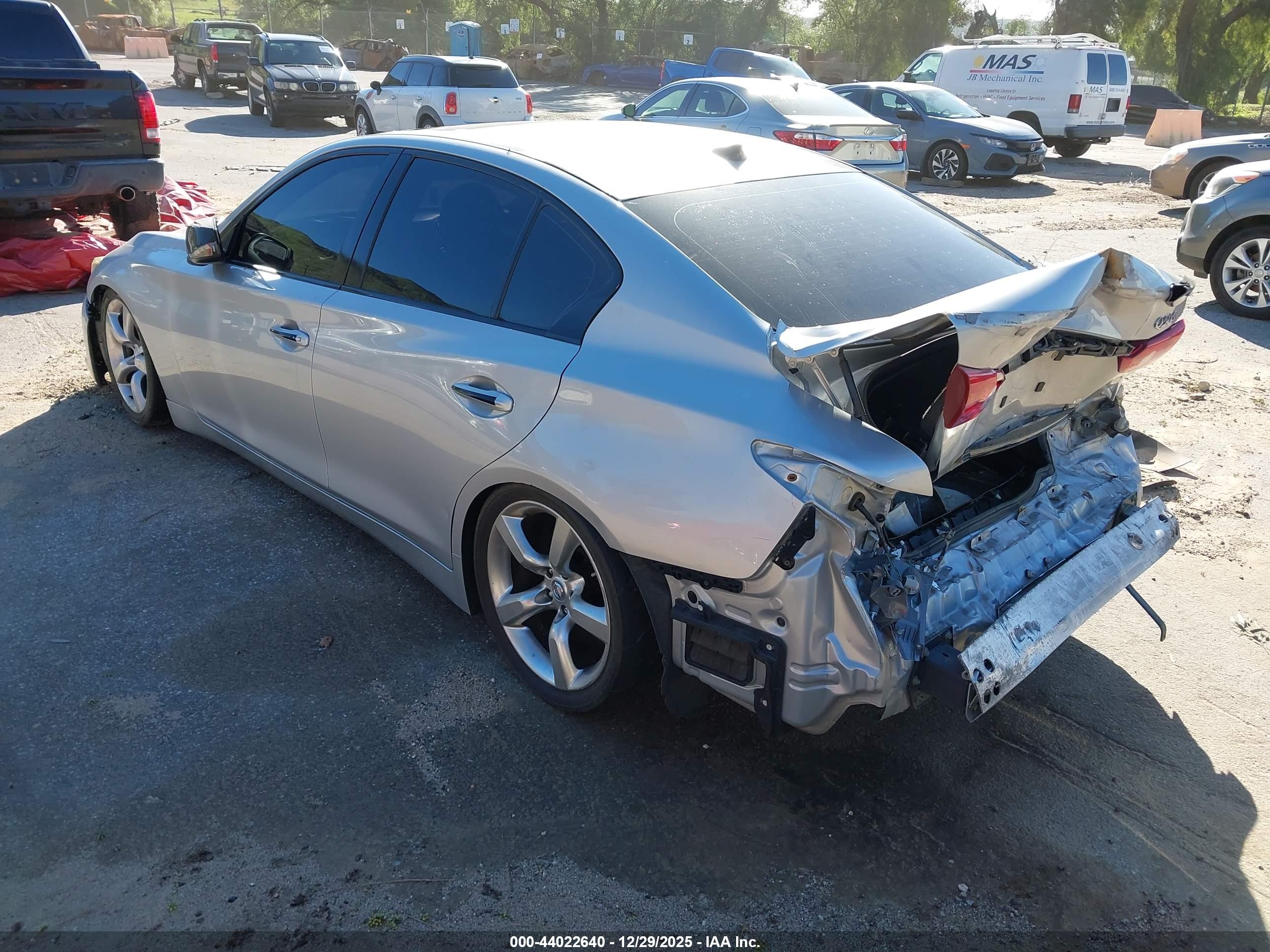 INFINITI Q50 image 3