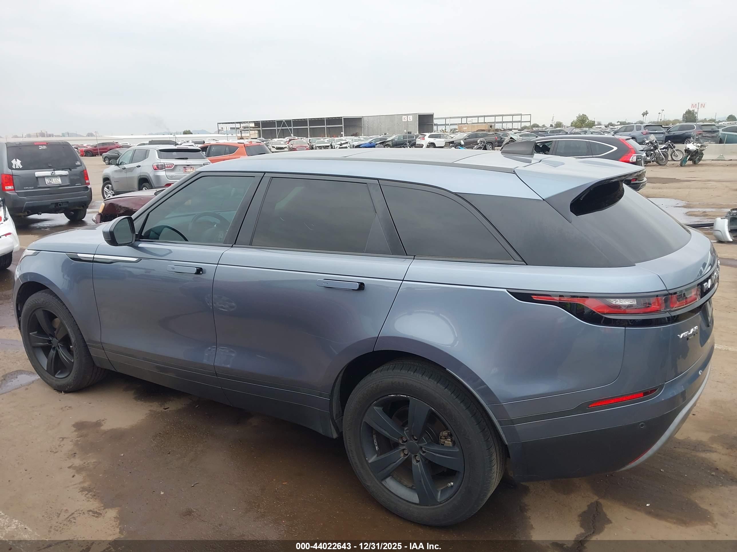 LAND ROVER image 6