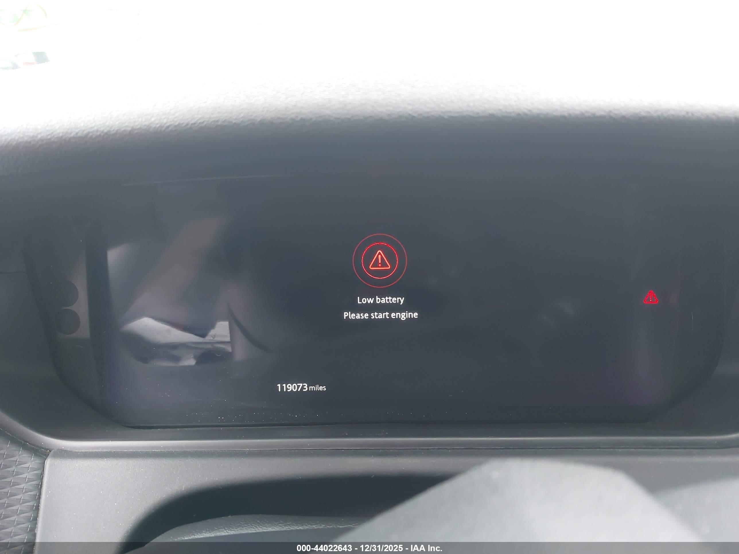 LAND ROVER image 7