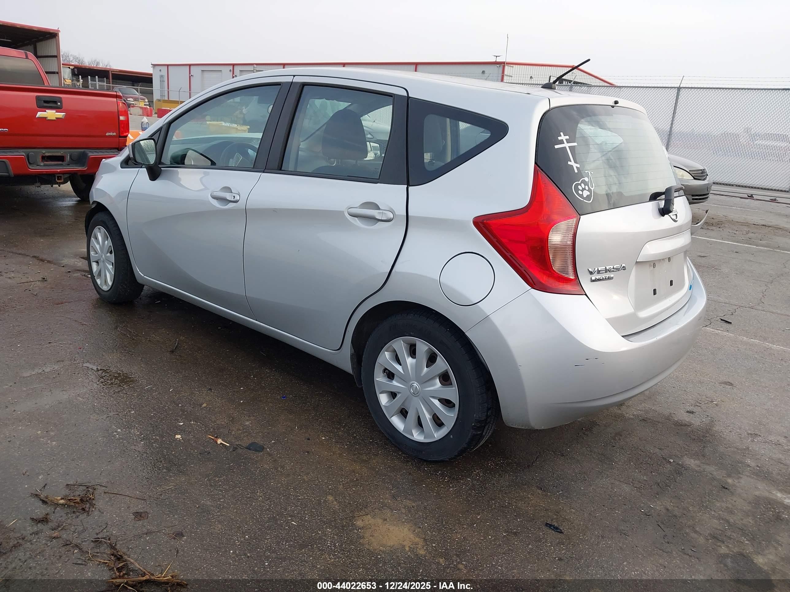 NISSAN VERSA image 3