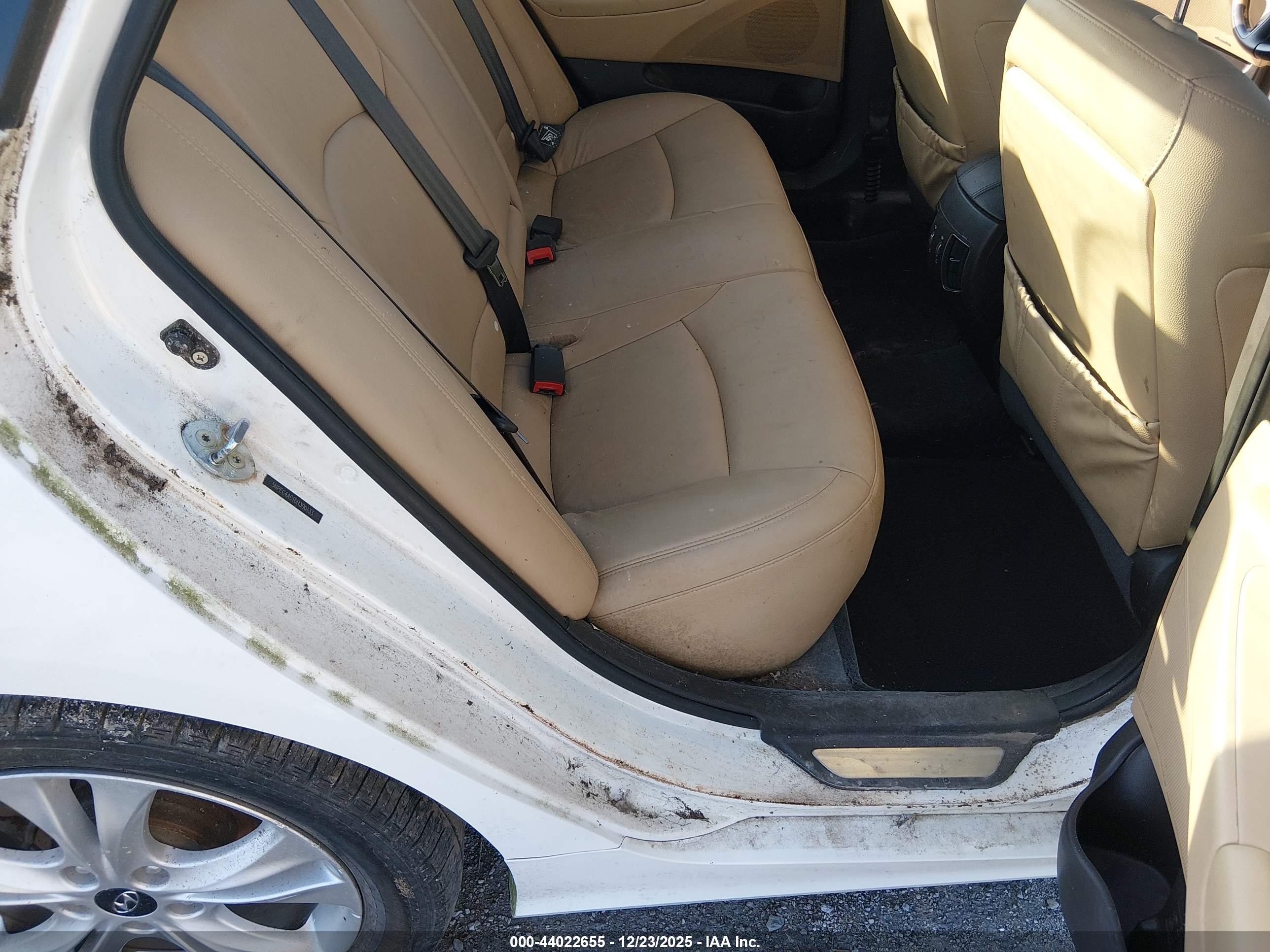 HYUNDAI SONATA image 8