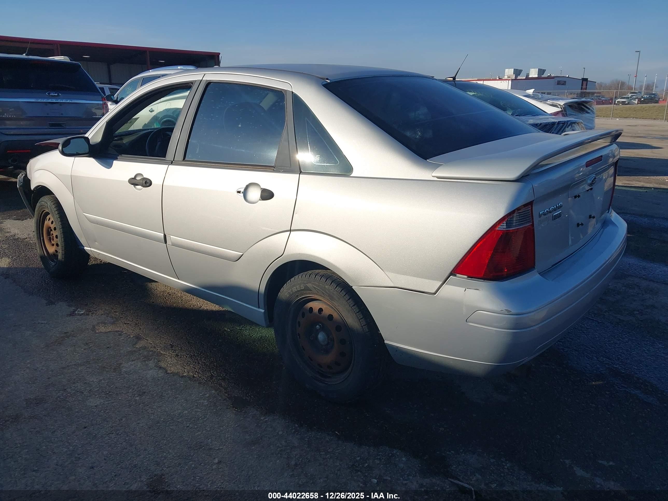 FORD FOCUS image 3
