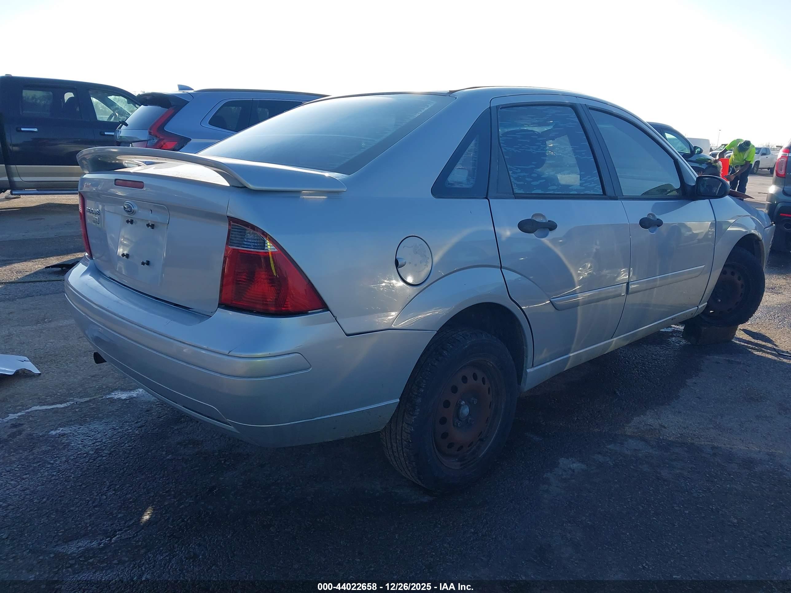 FORD FOCUS image 4