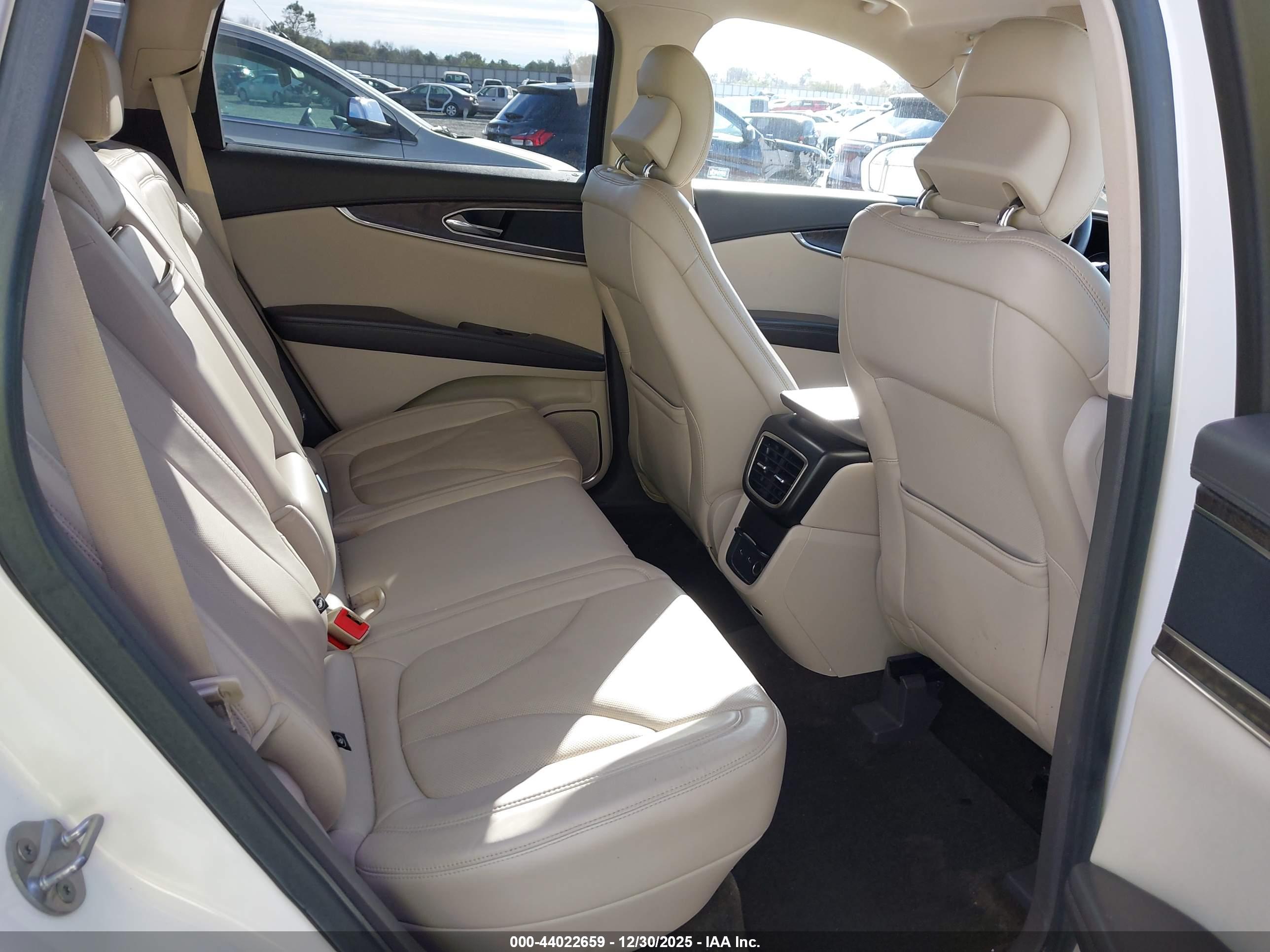 LINCOLN MKX image 8