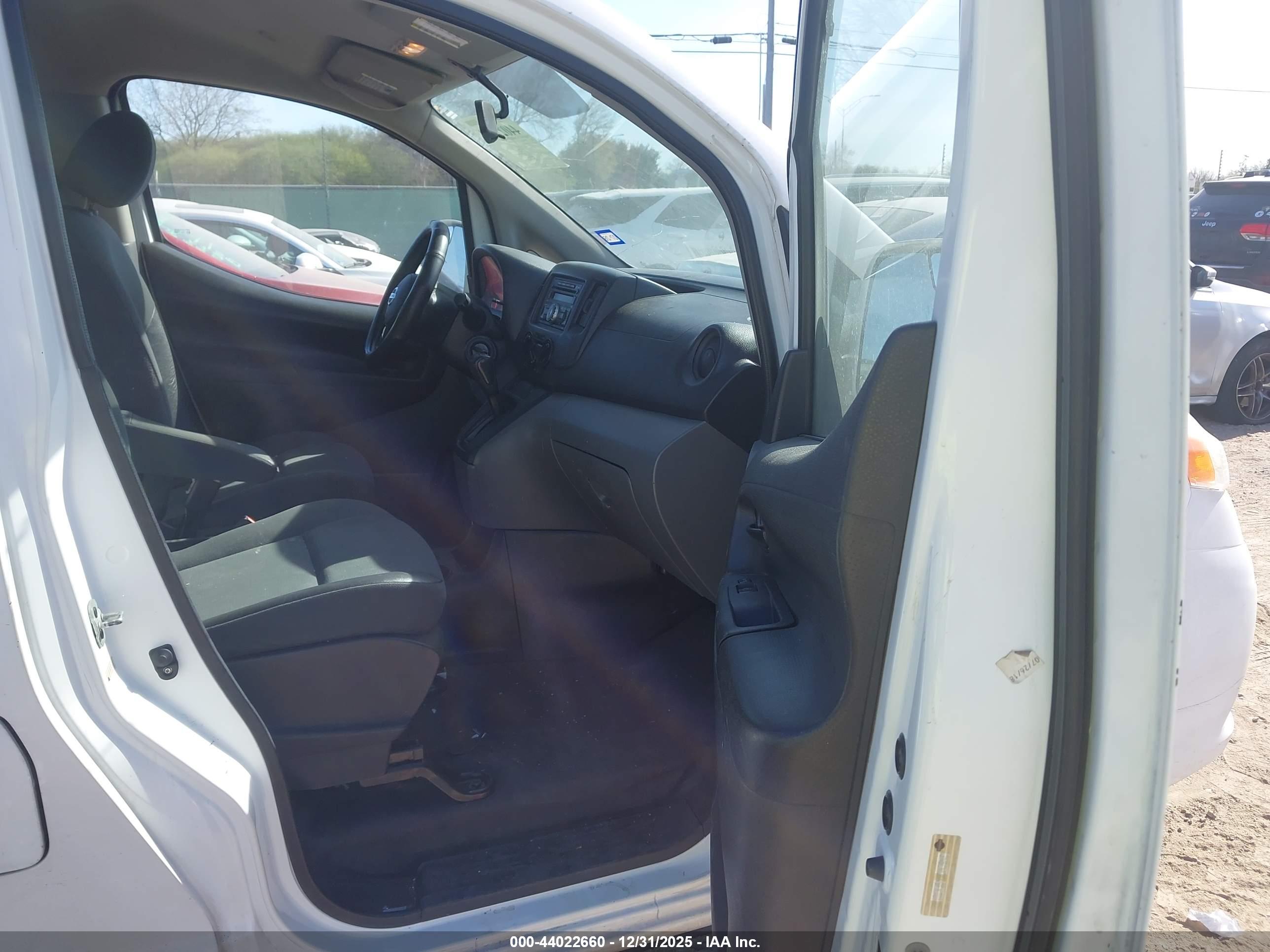 NISSAN NV200 image 5