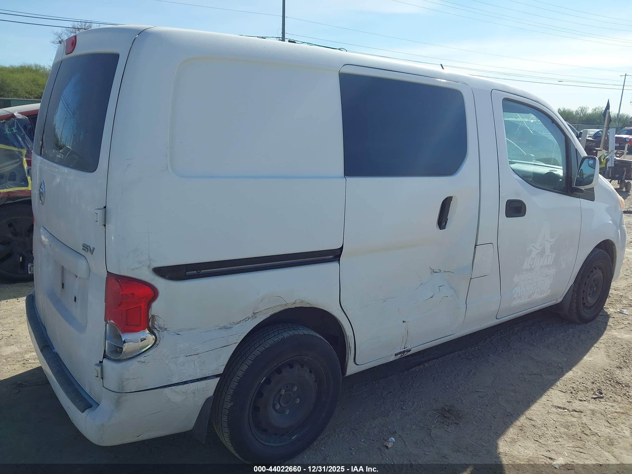 NISSAN NV200 image 6