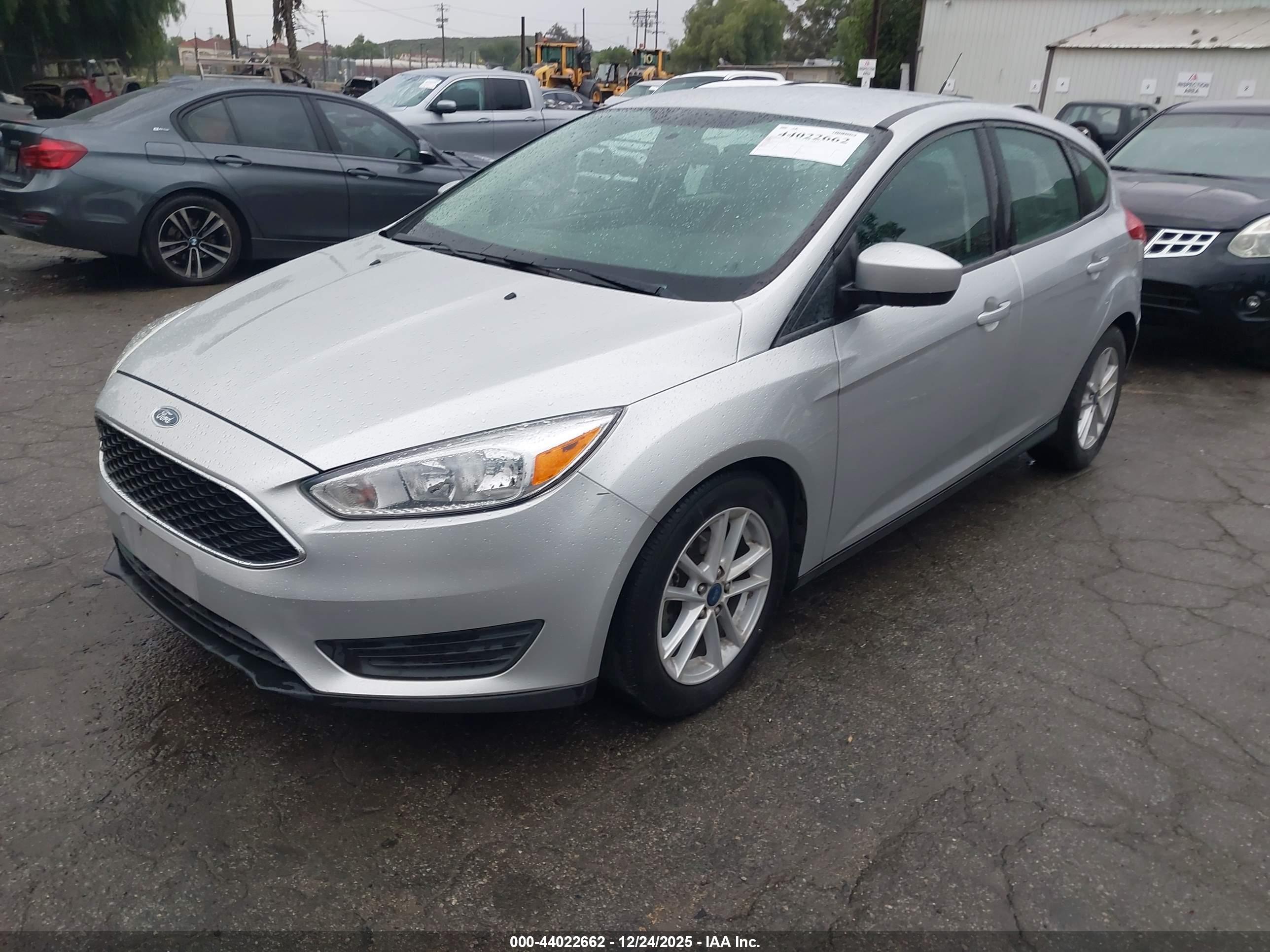 FORD FOCUS image 2
