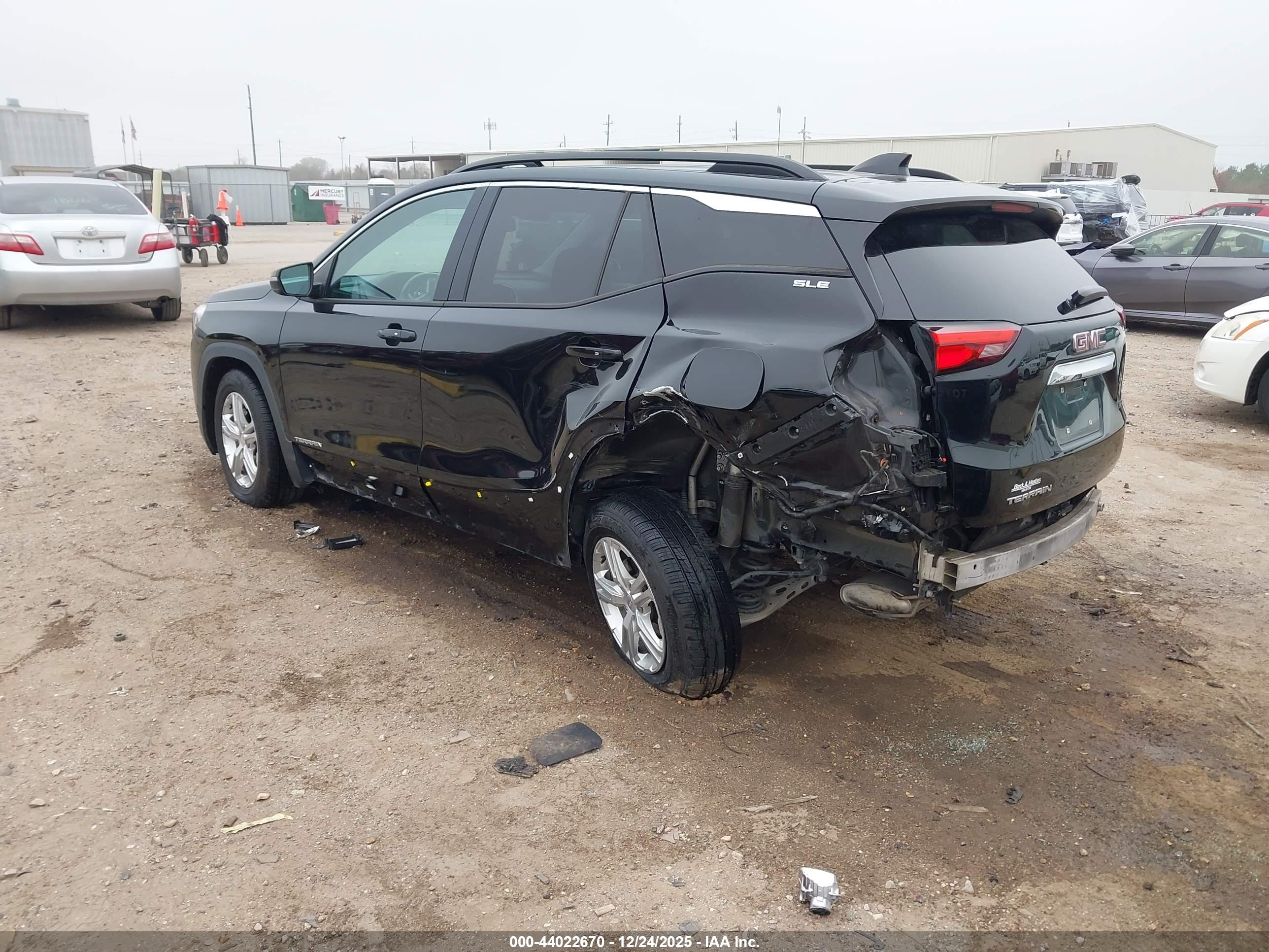 GMC TERRAIN image 3