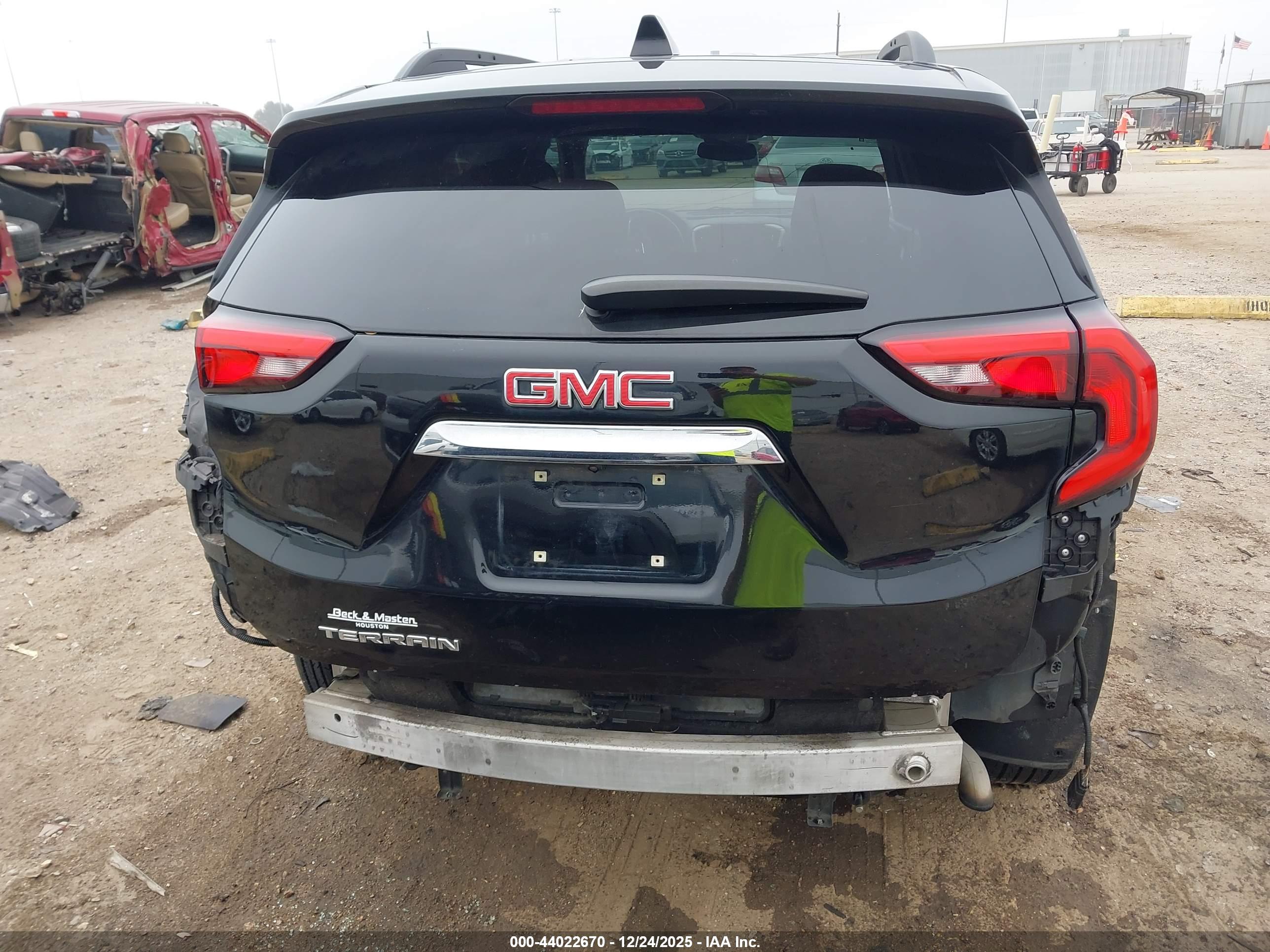 GMC TERRAIN image 6