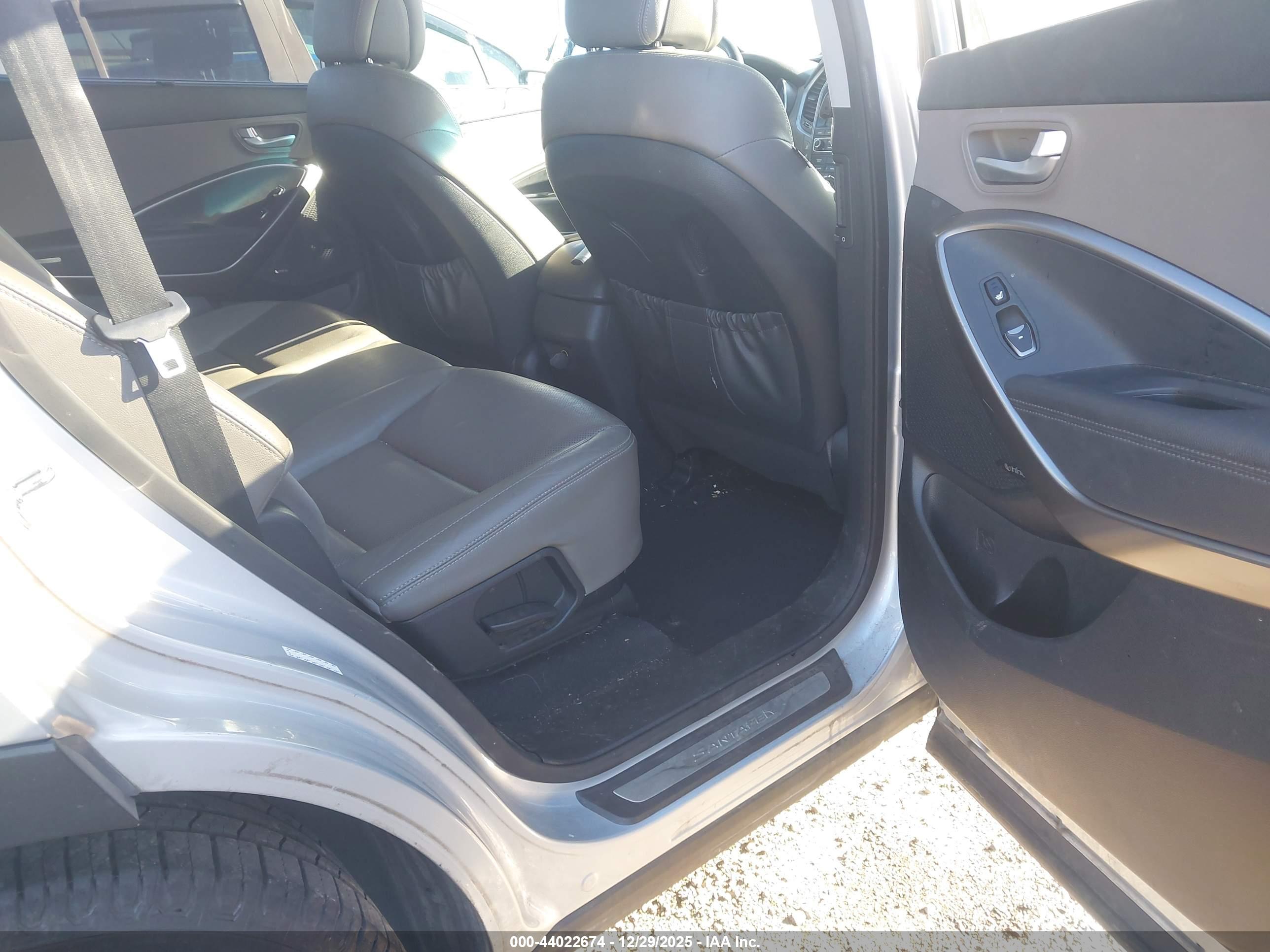 HYUNDAI SANTA image 8