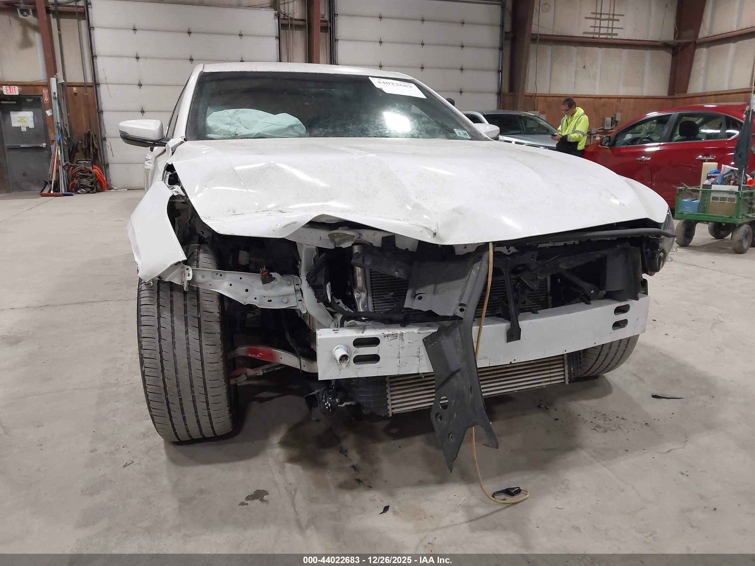 CADILLAC CT5 image 6
