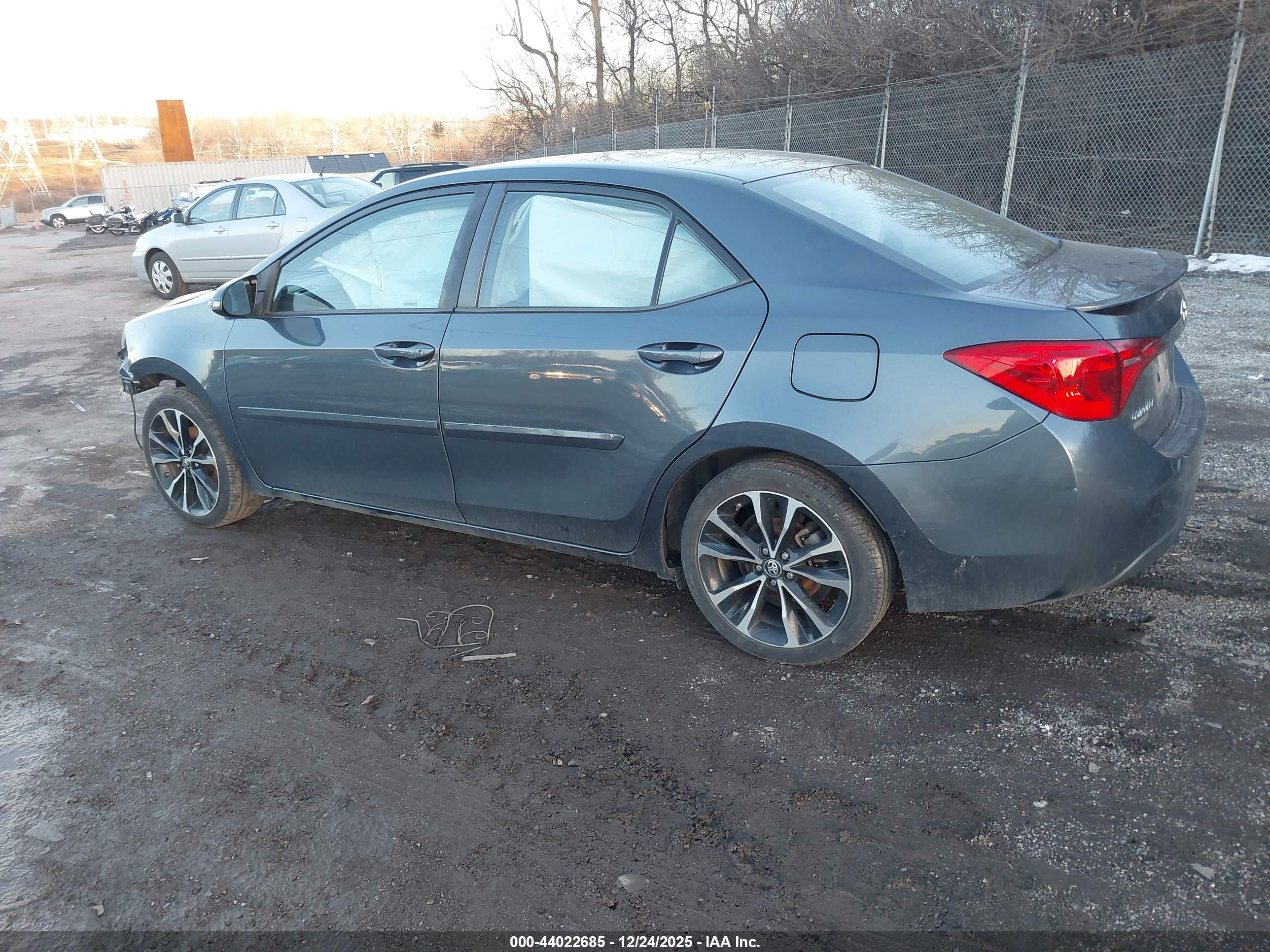 TOYOTA COROLLA image 3
