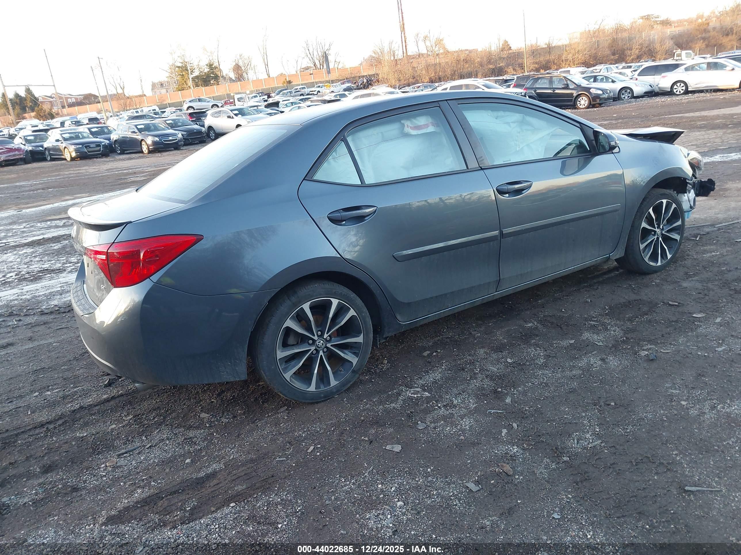 TOYOTA COROLLA image 4