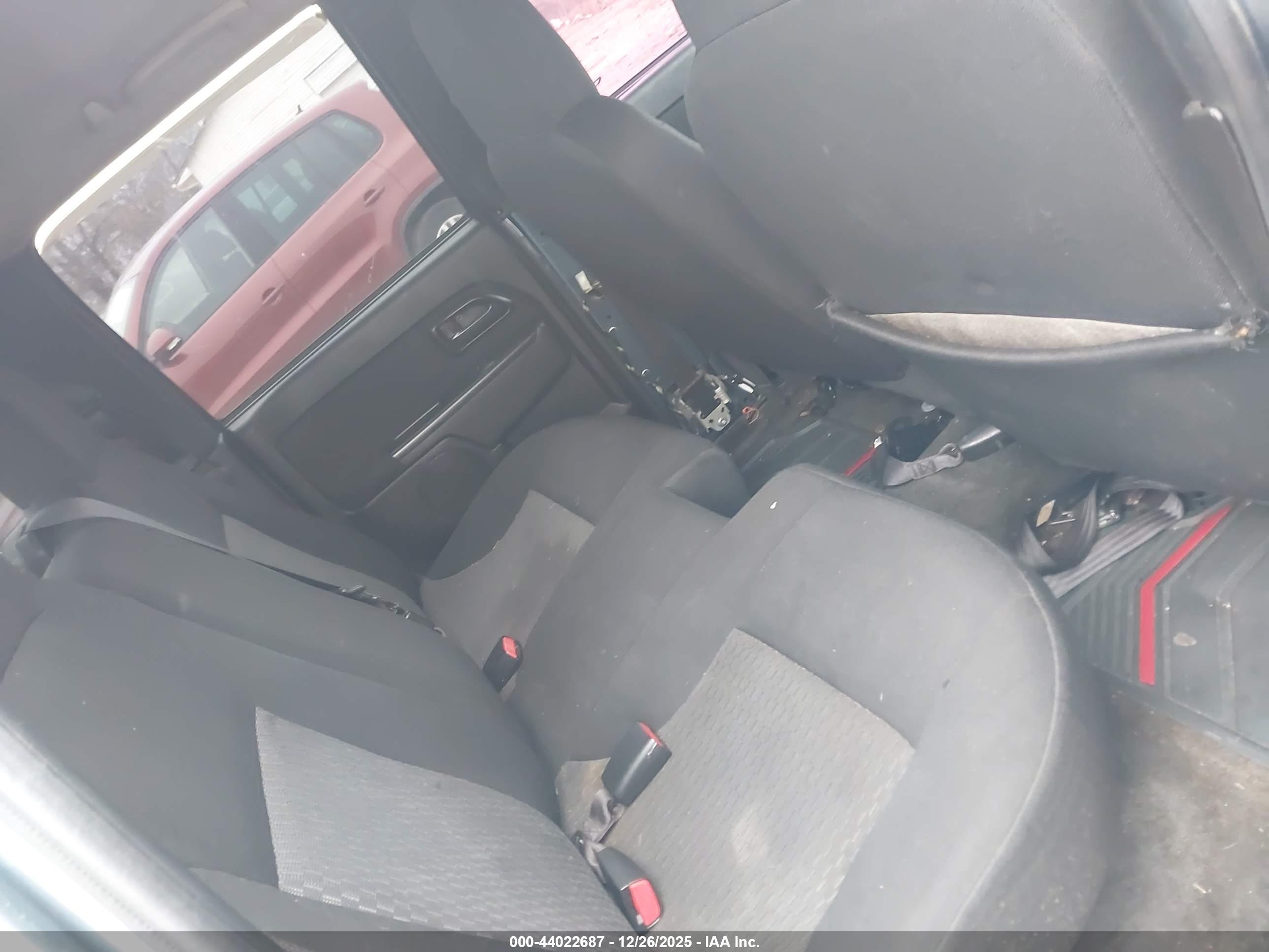 CHEVROLET COLORADO image 8