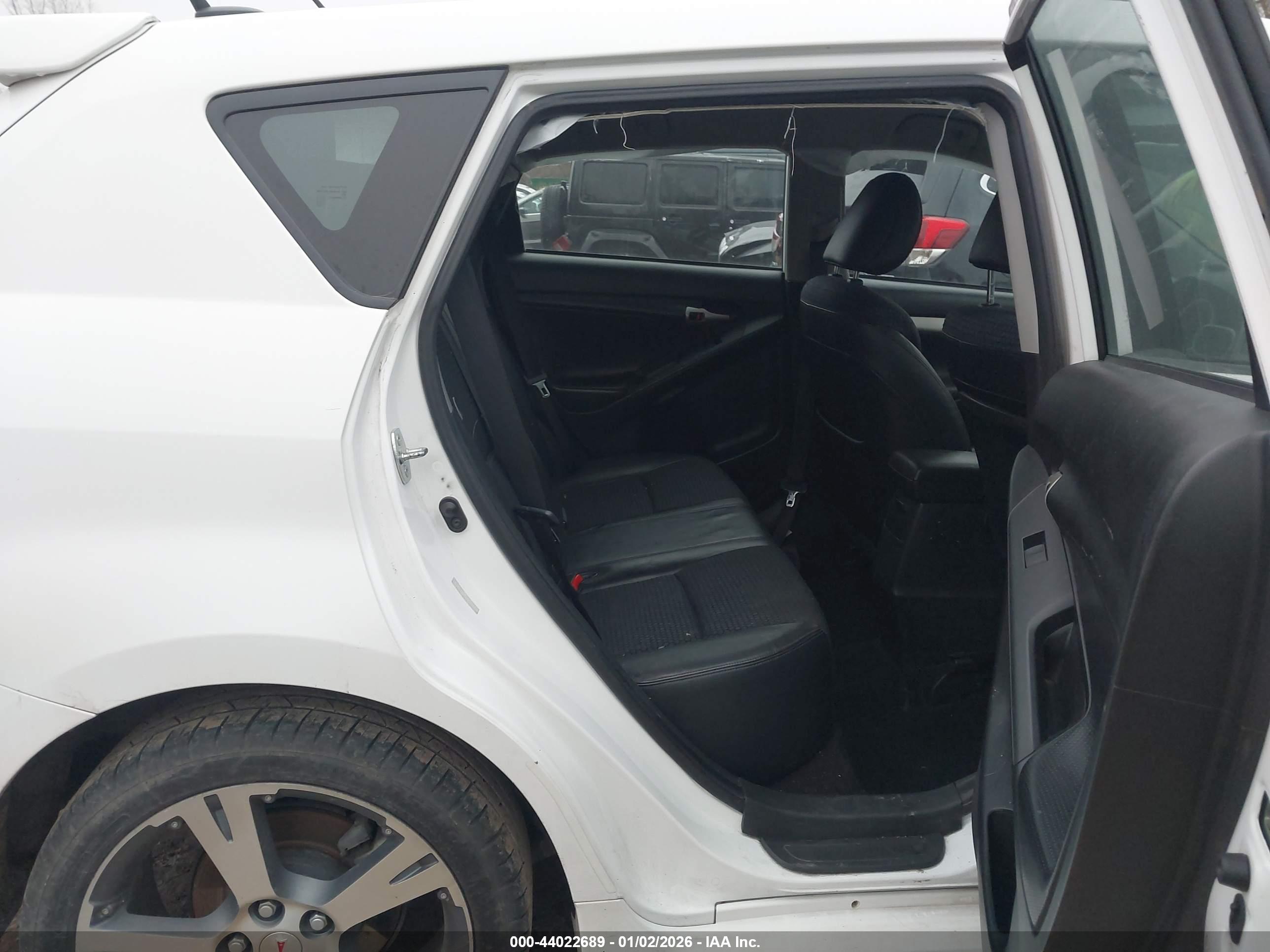 PONTIAC VIBE image 8