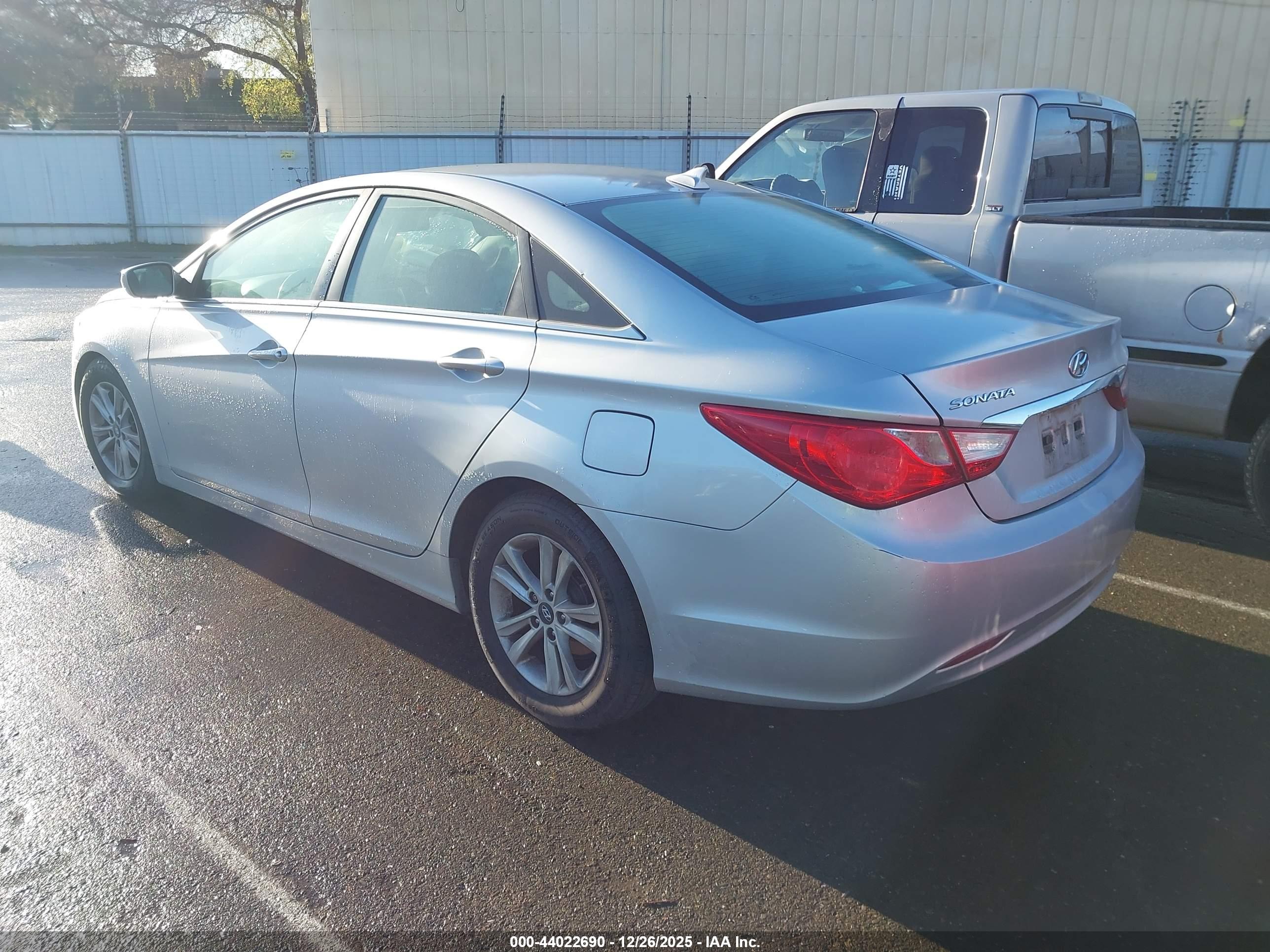 HYUNDAI SONATA image 3