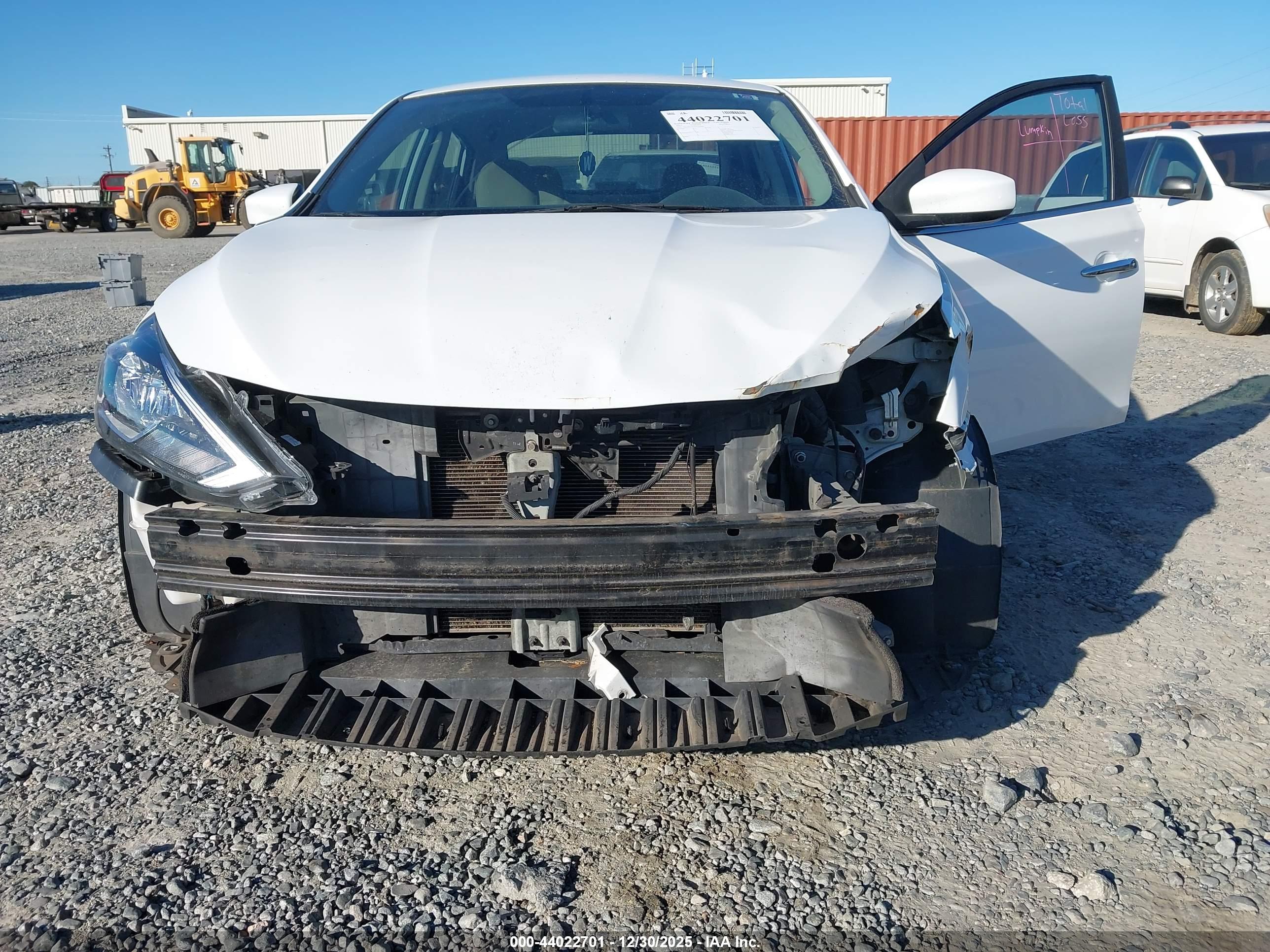 NISSAN SENTRA image 6
