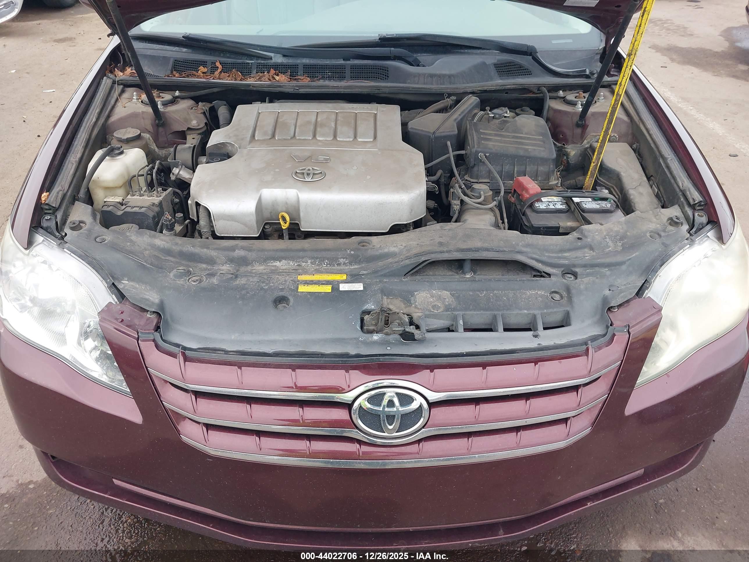 TOYOTA AVALON image 10