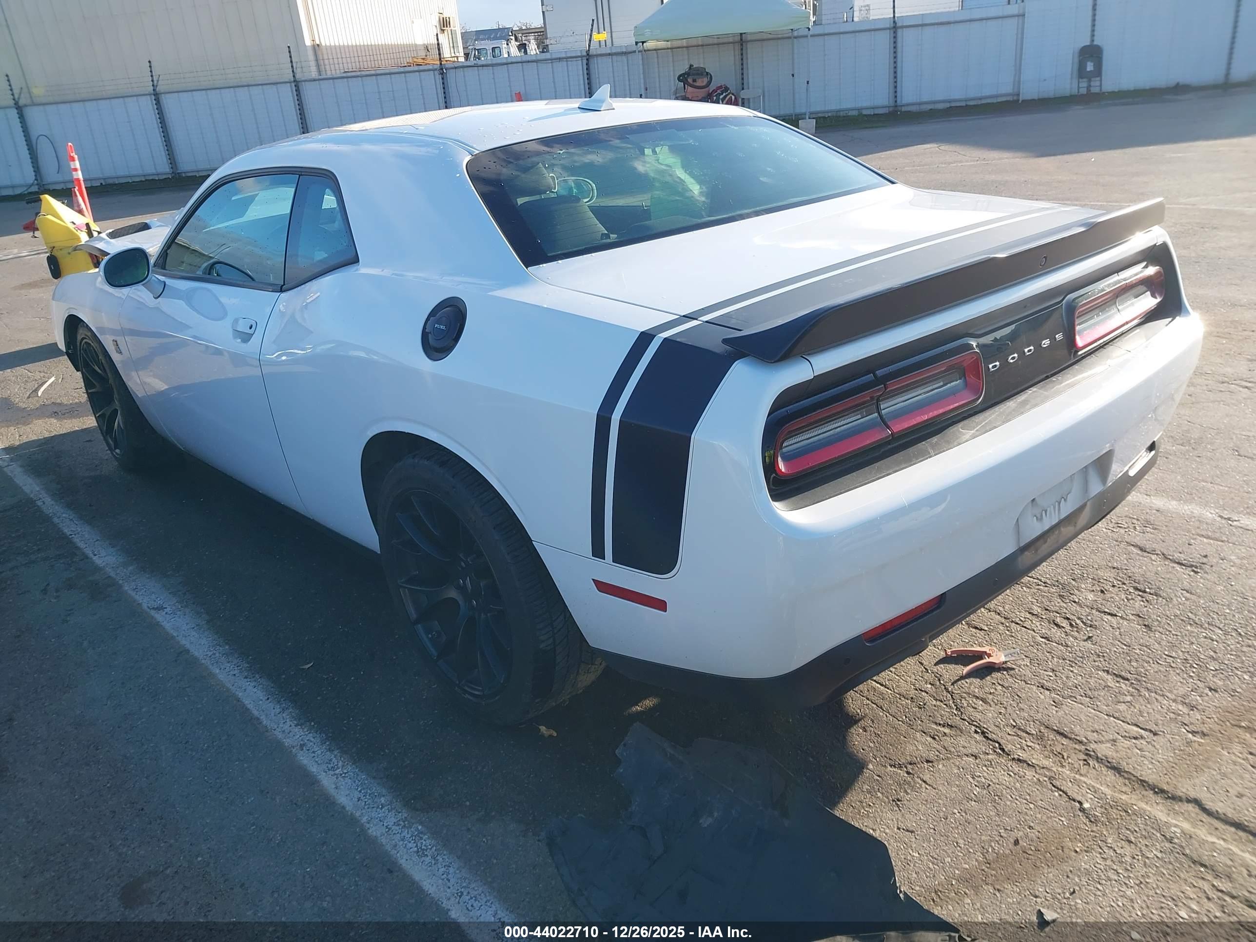 DODGE CHALLENGER image 3