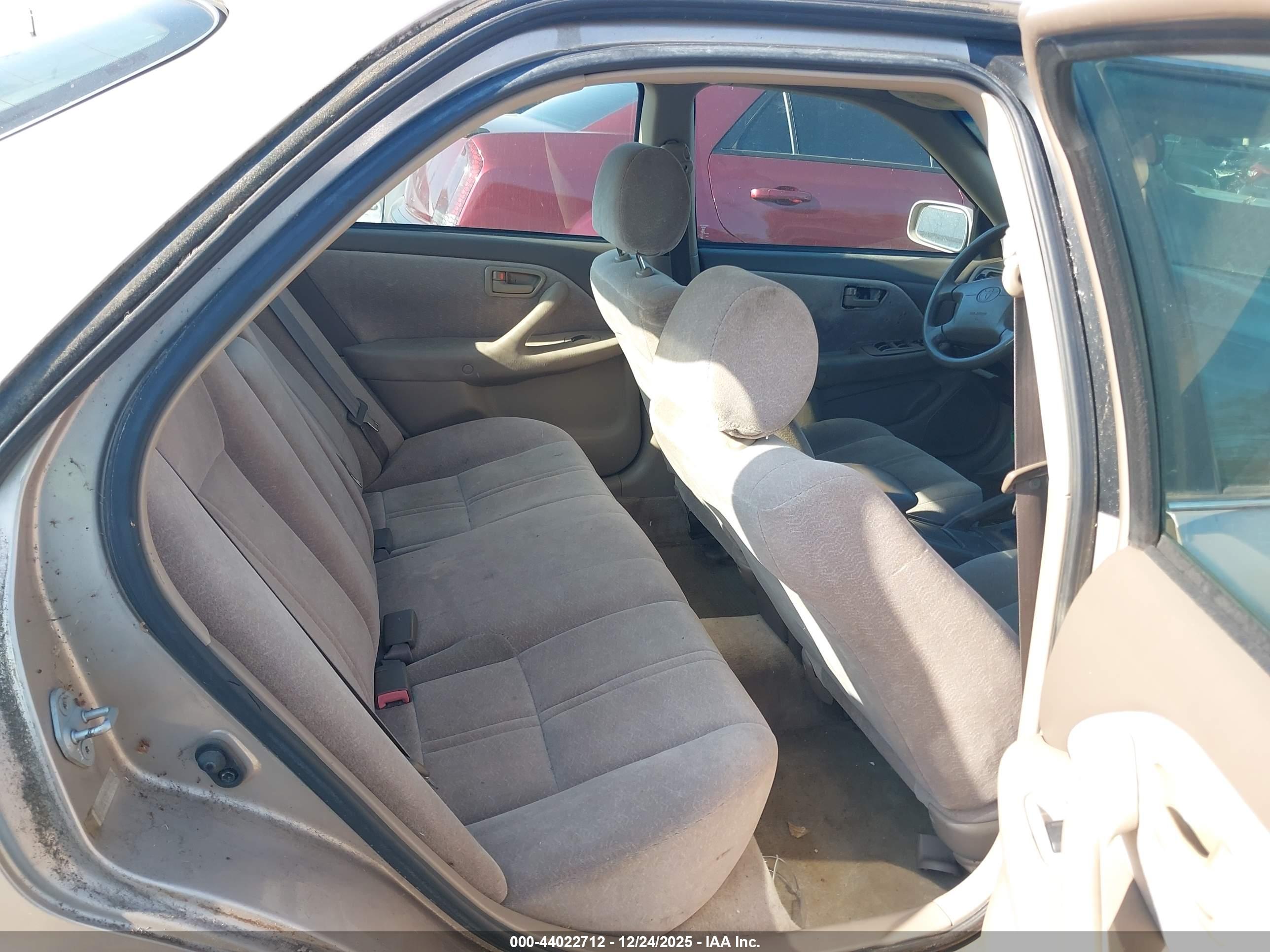 TOYOTA CAMRY image 8