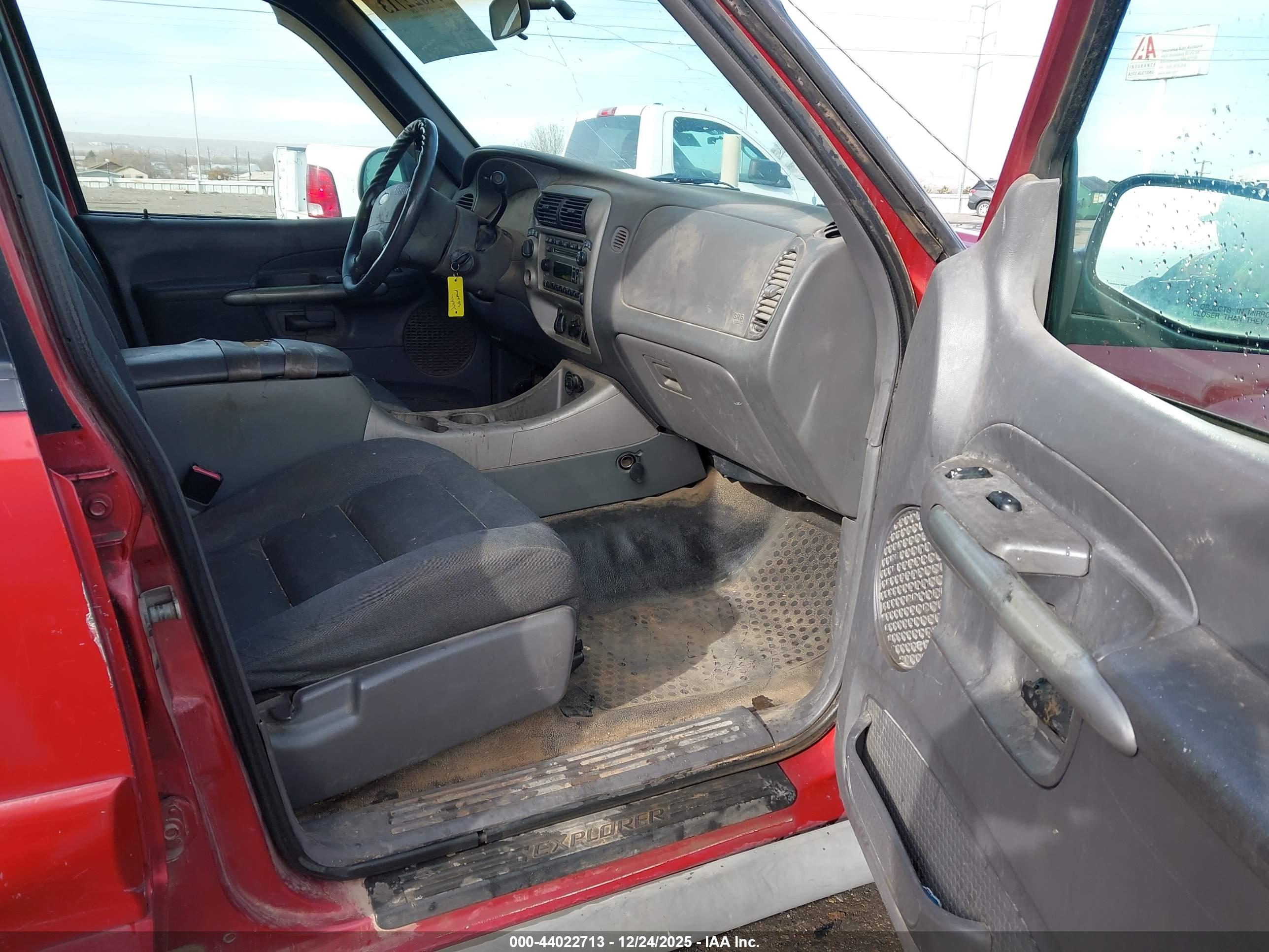 FORD EXPLORER image 5