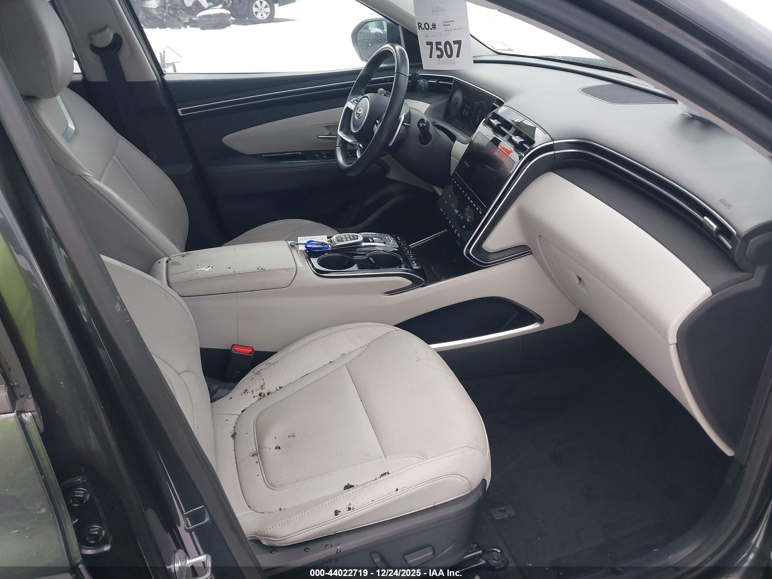 HYUNDAI TUCSON image 5