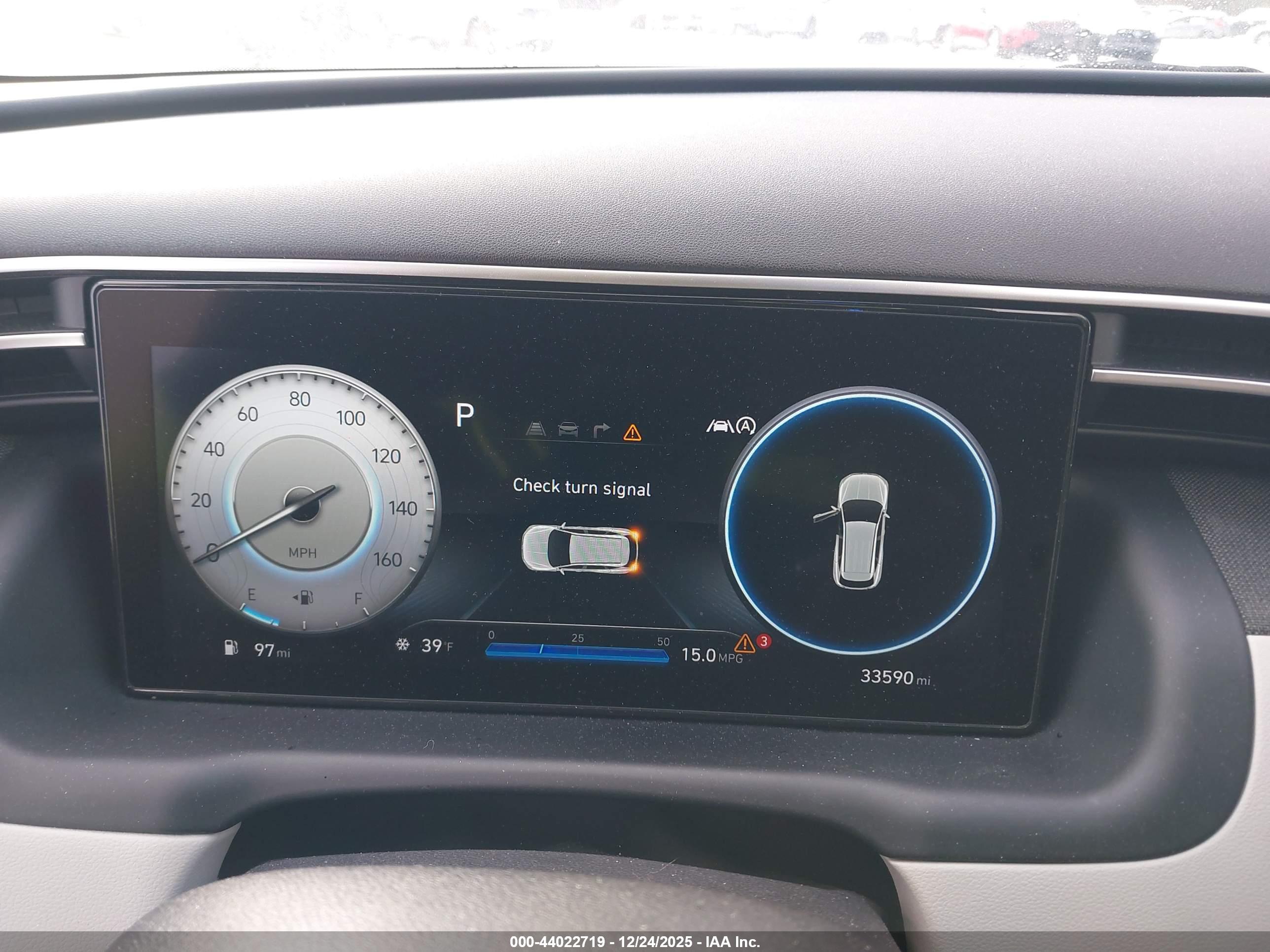 HYUNDAI TUCSON image 7