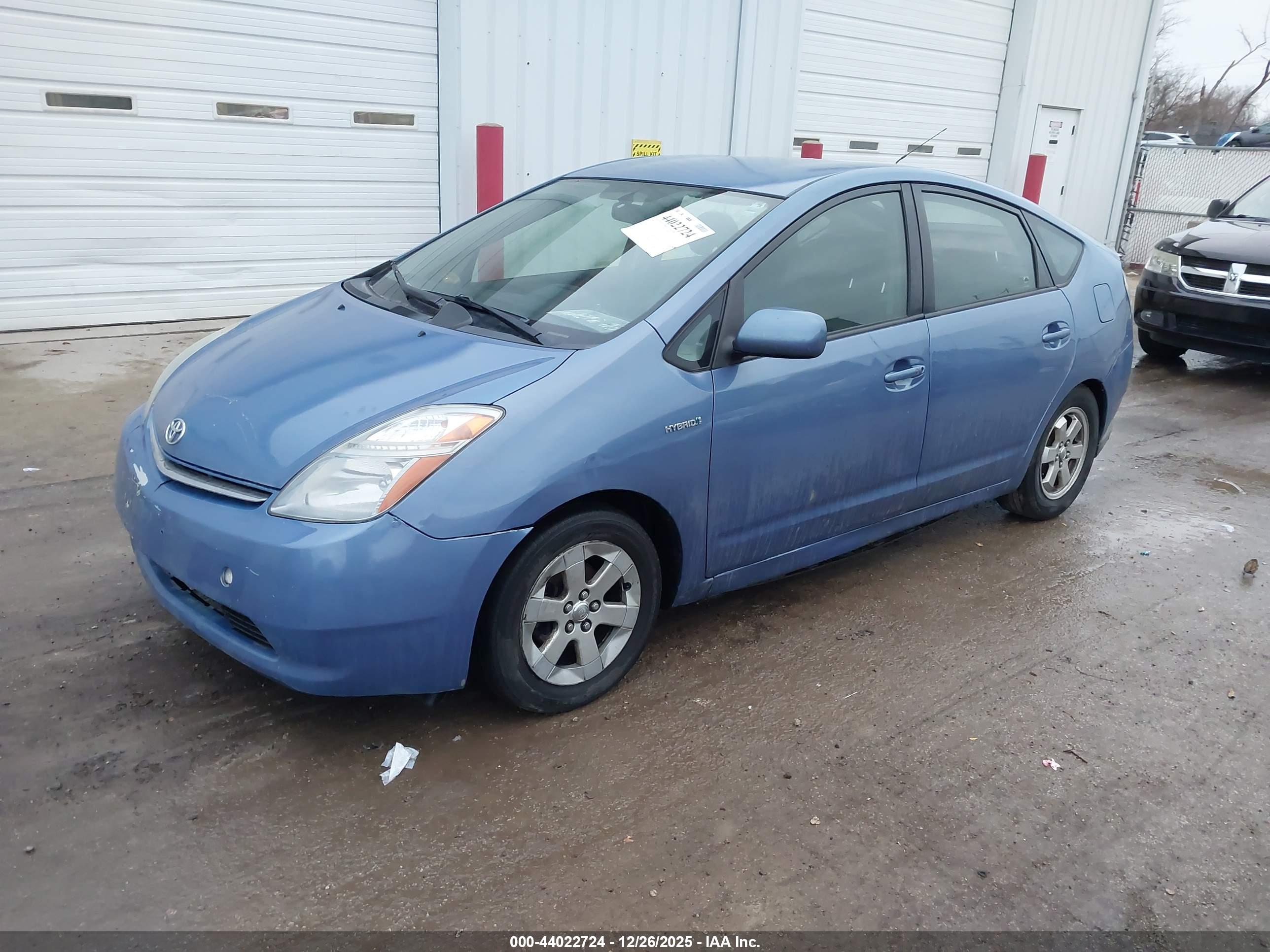 TOYOTA PRIUS image 2