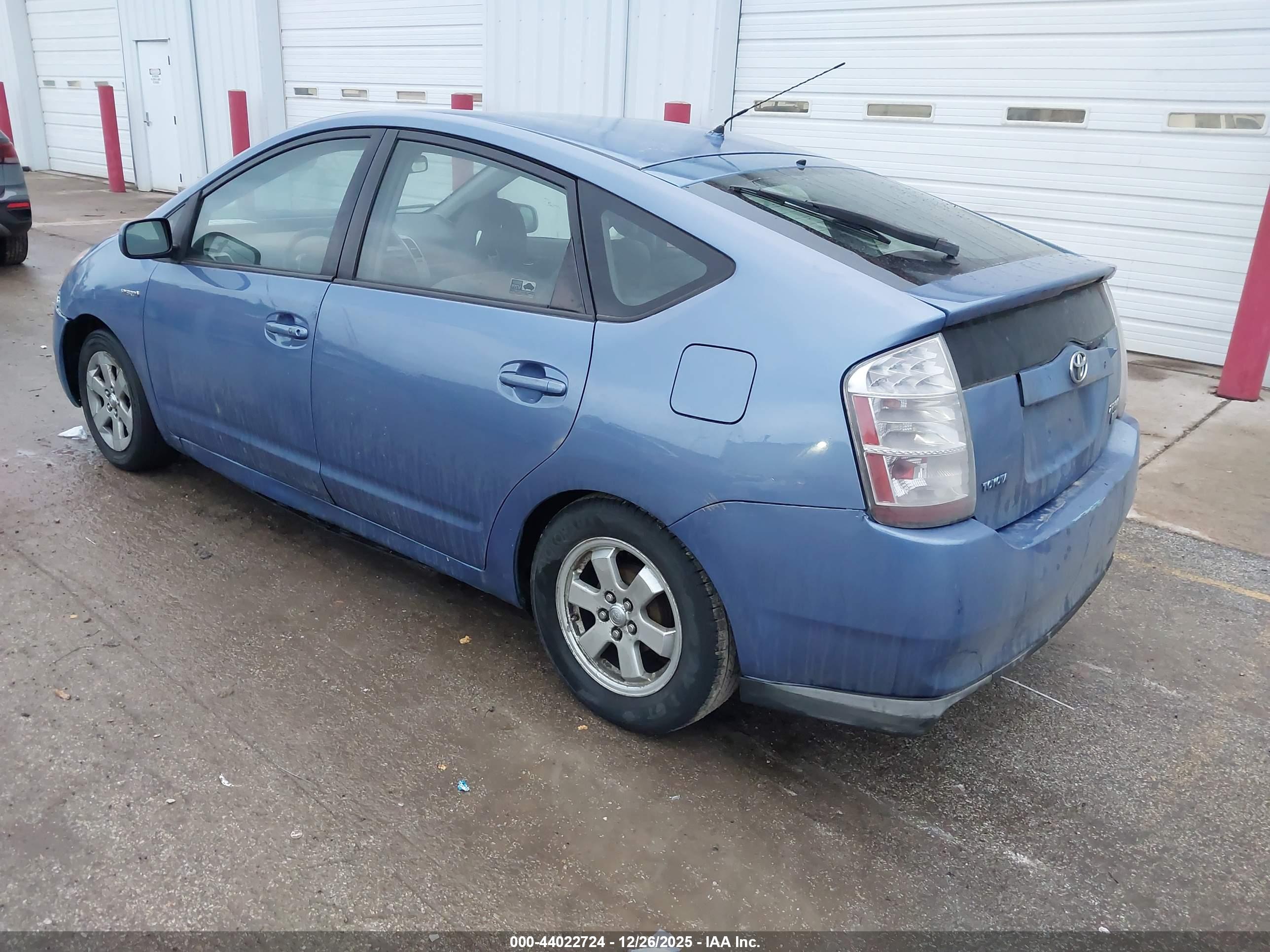 TOYOTA PRIUS image 3