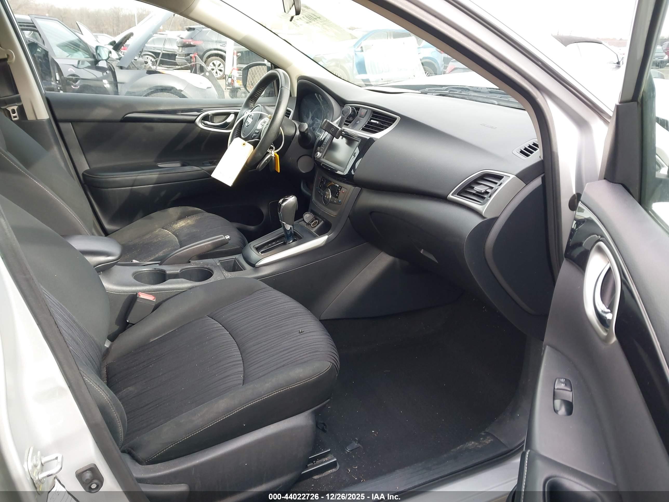 NISSAN SENTRA image 5