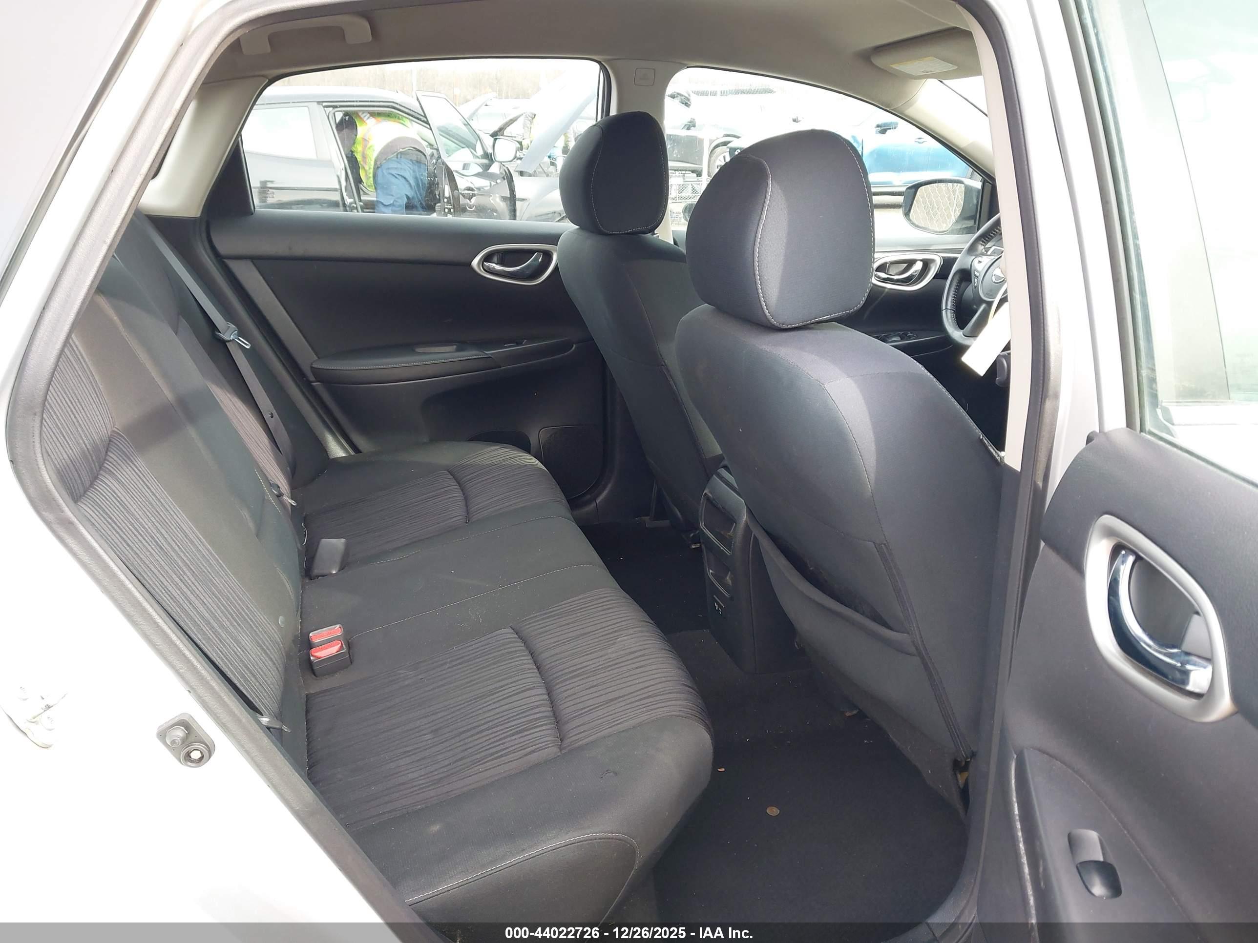 NISSAN SENTRA image 8
