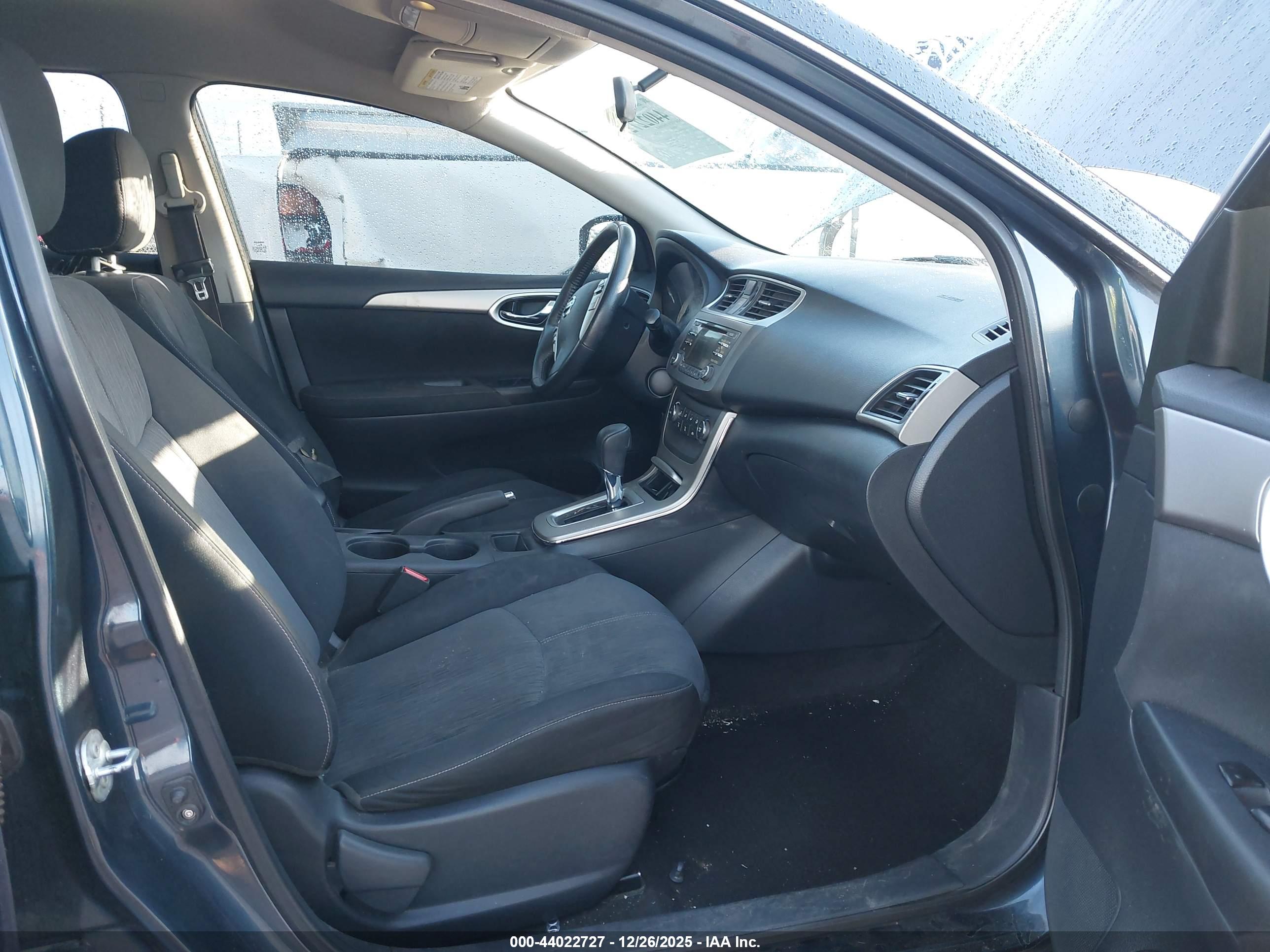 NISSAN SENTRA image 5