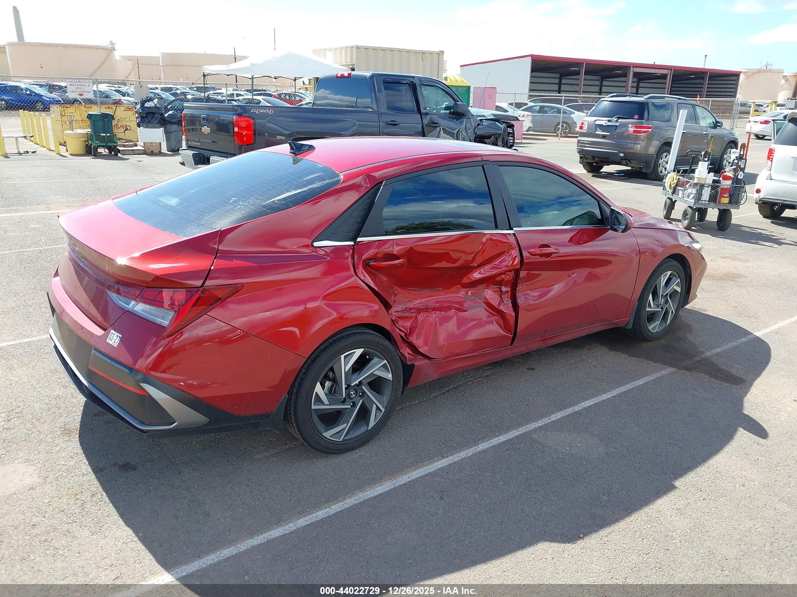 HYUNDAI ELANTRA image 4