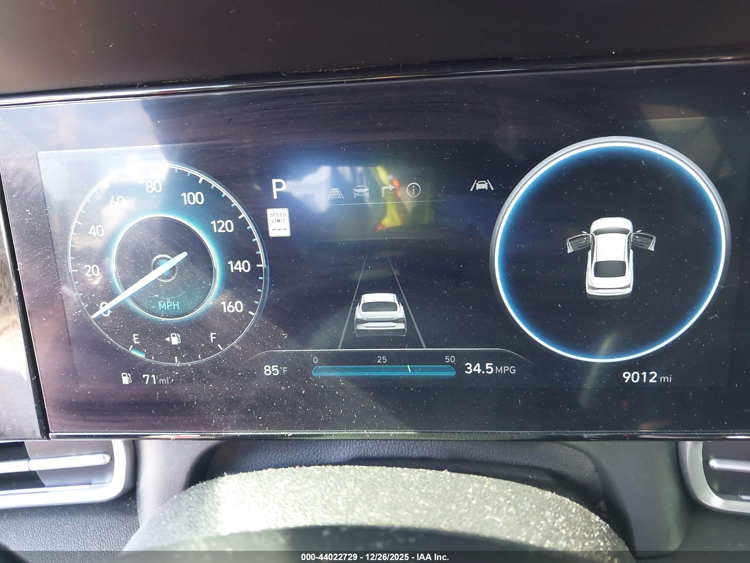 HYUNDAI ELANTRA image 7