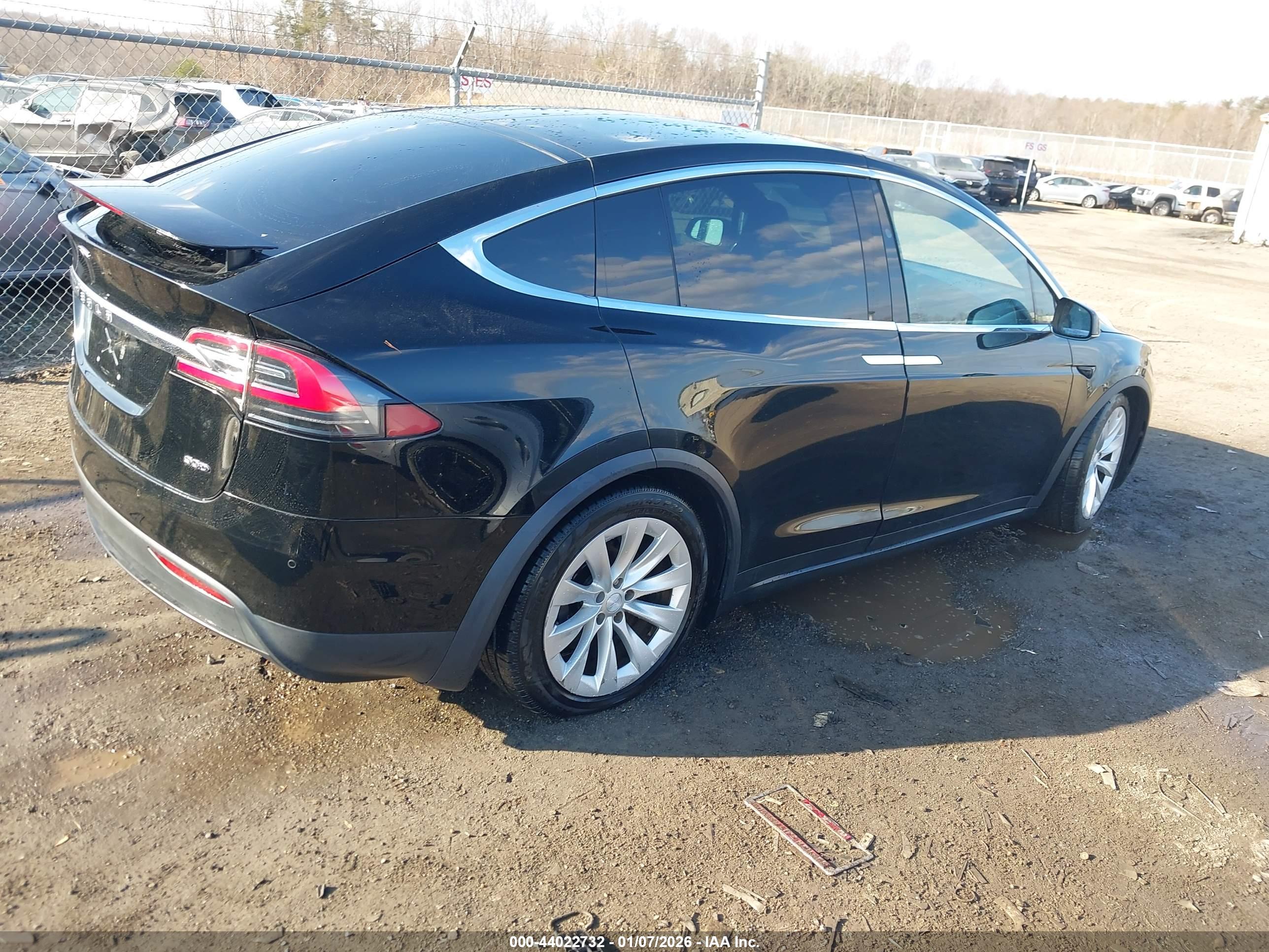 TESLA MODEL image 4