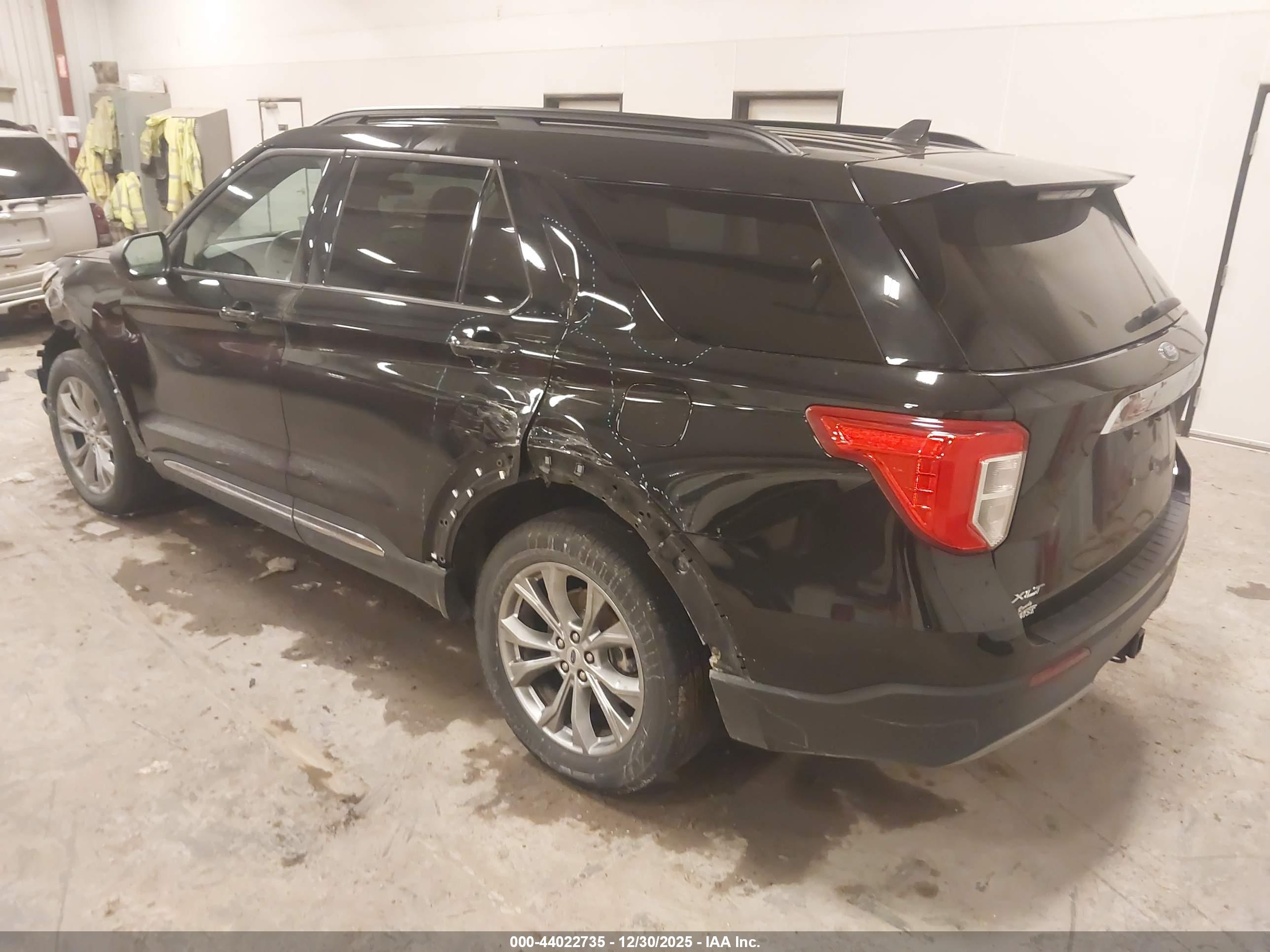 FORD EXPLORER image 3