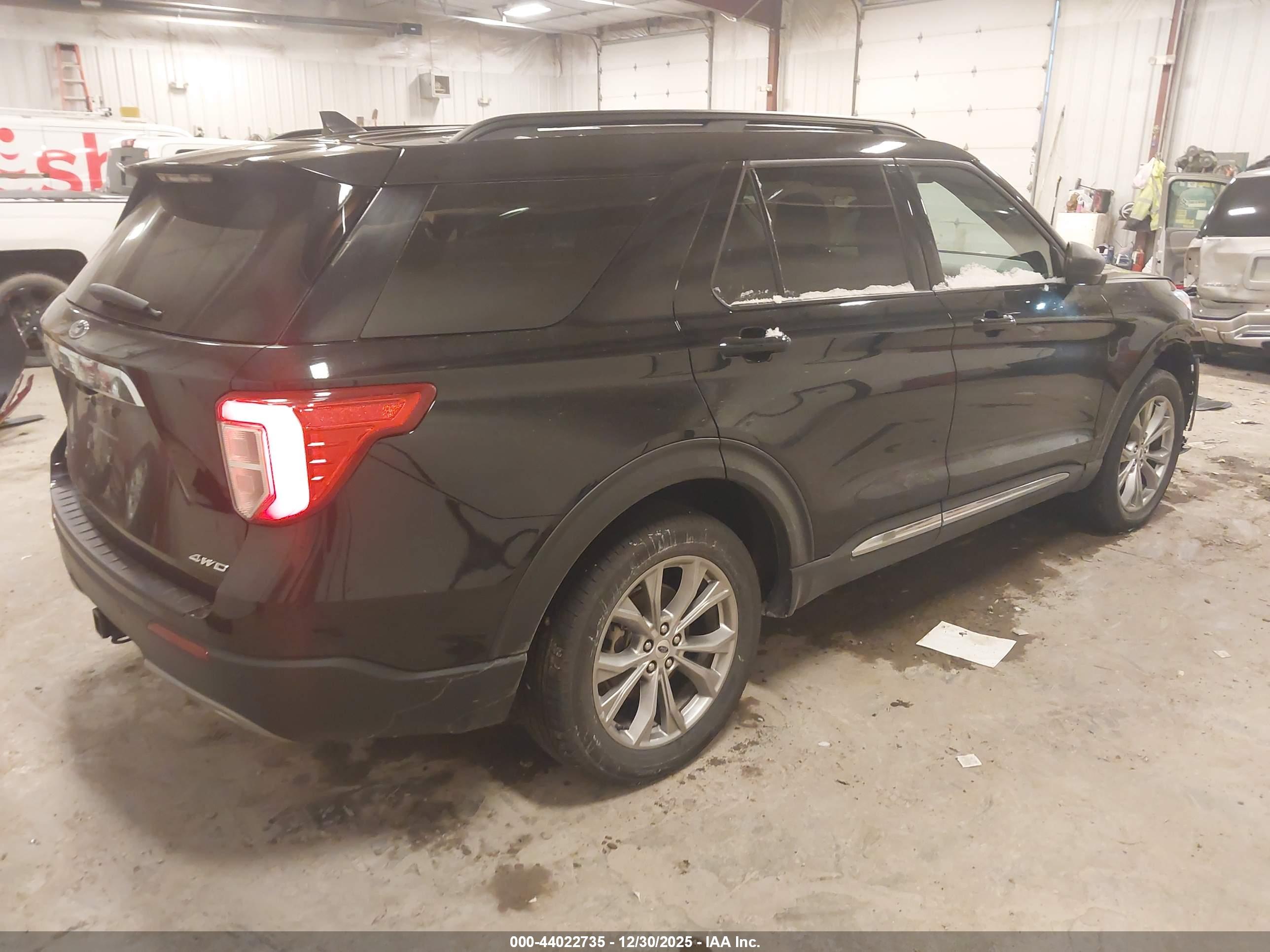 FORD EXPLORER image 4