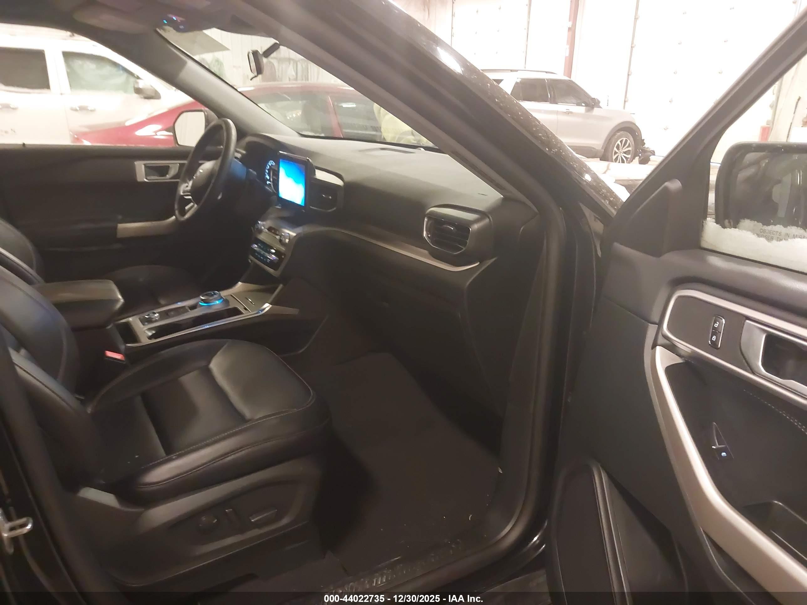 FORD EXPLORER image 5