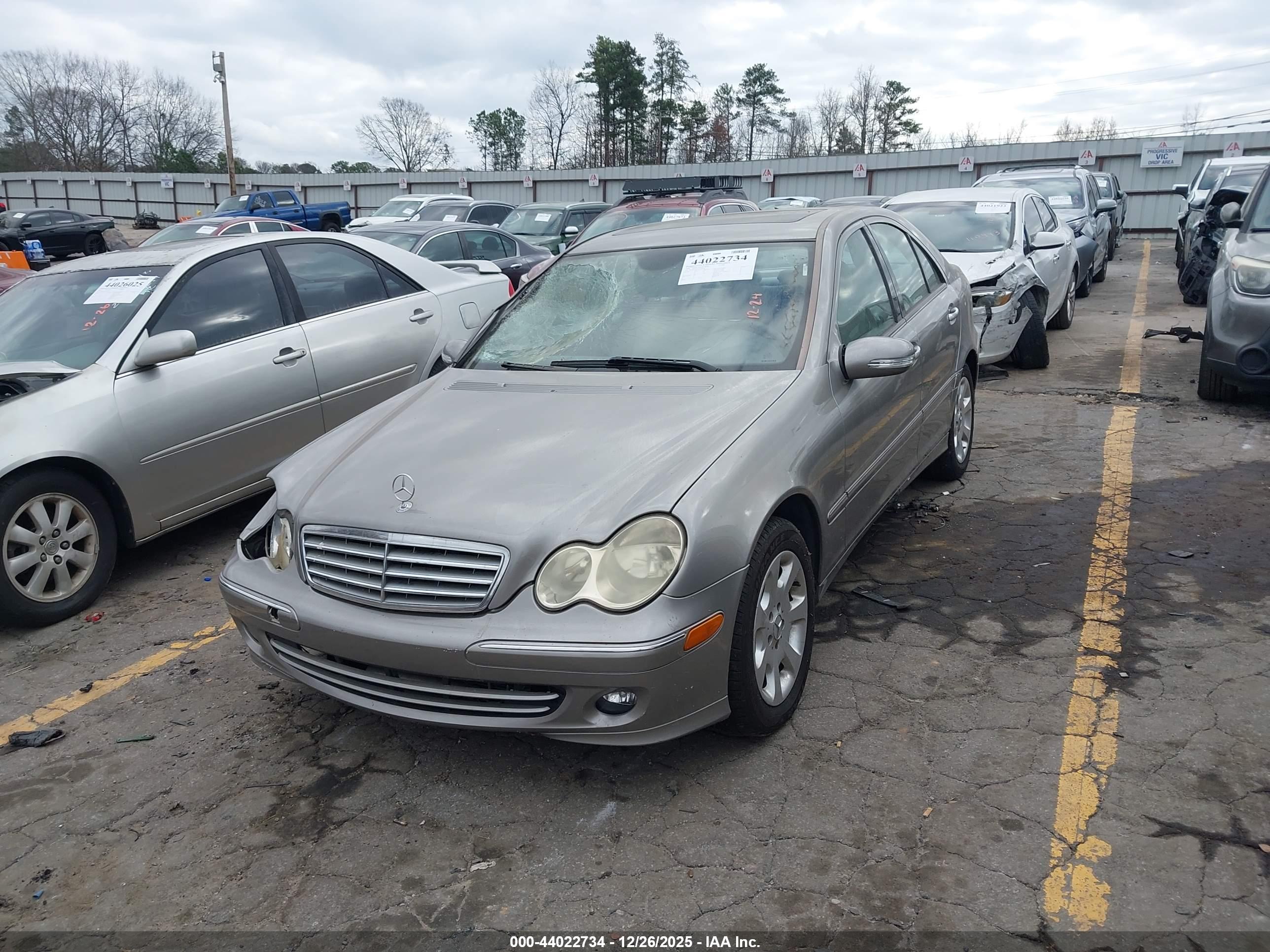 MERCEDES-BENZ C image 2