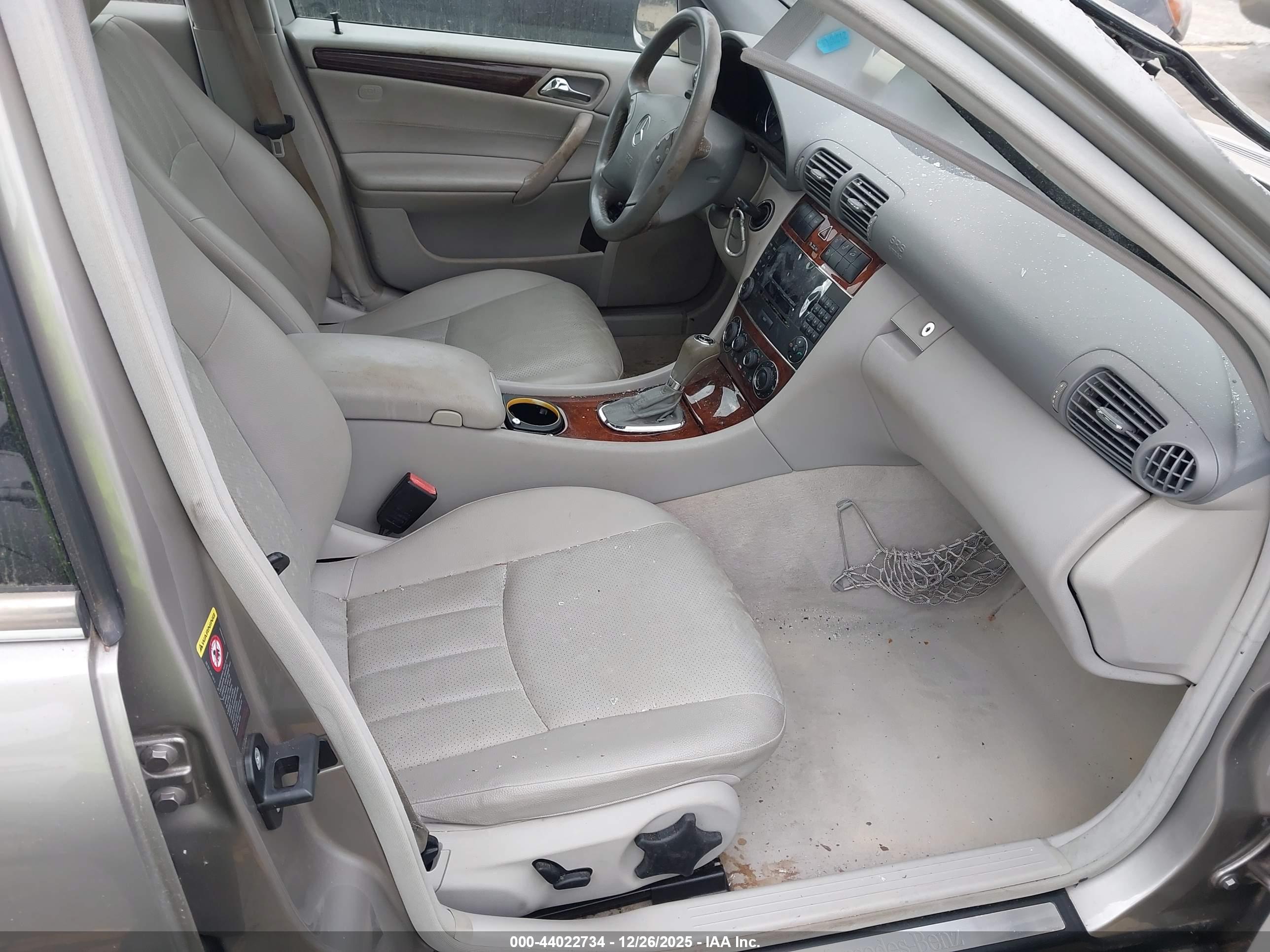 MERCEDES-BENZ C image 5
