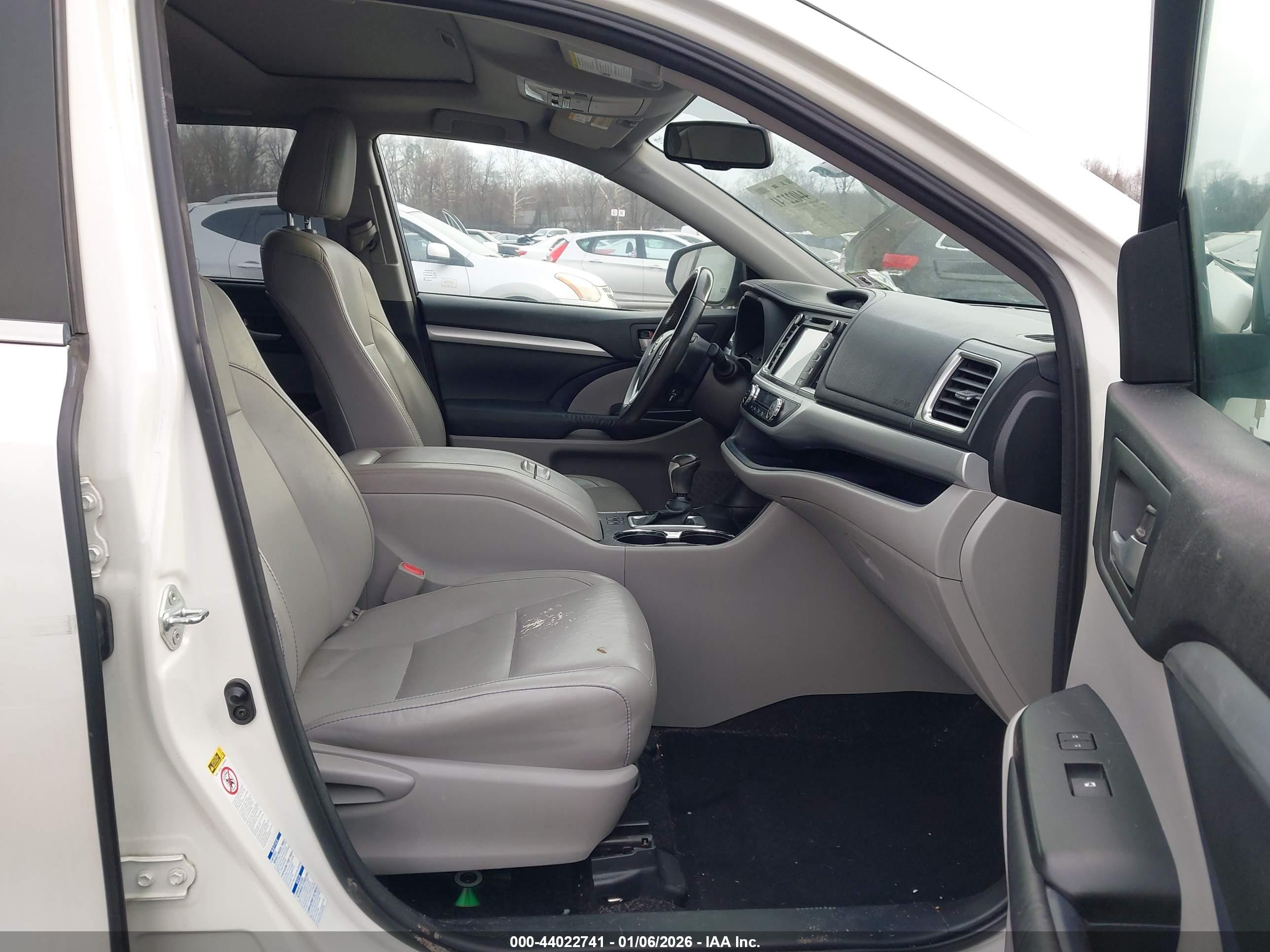 TOYOTA HIGHLANDER image 5