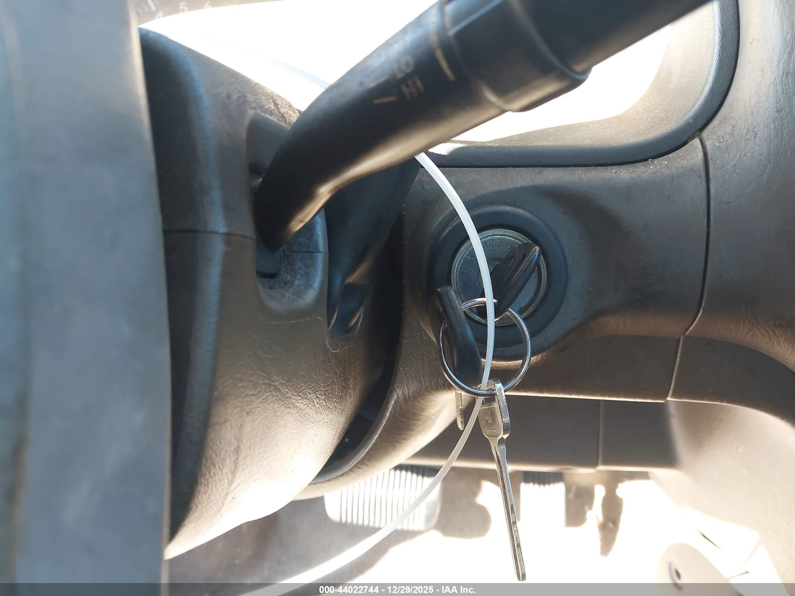 TOYOTA TUNDRA image 11