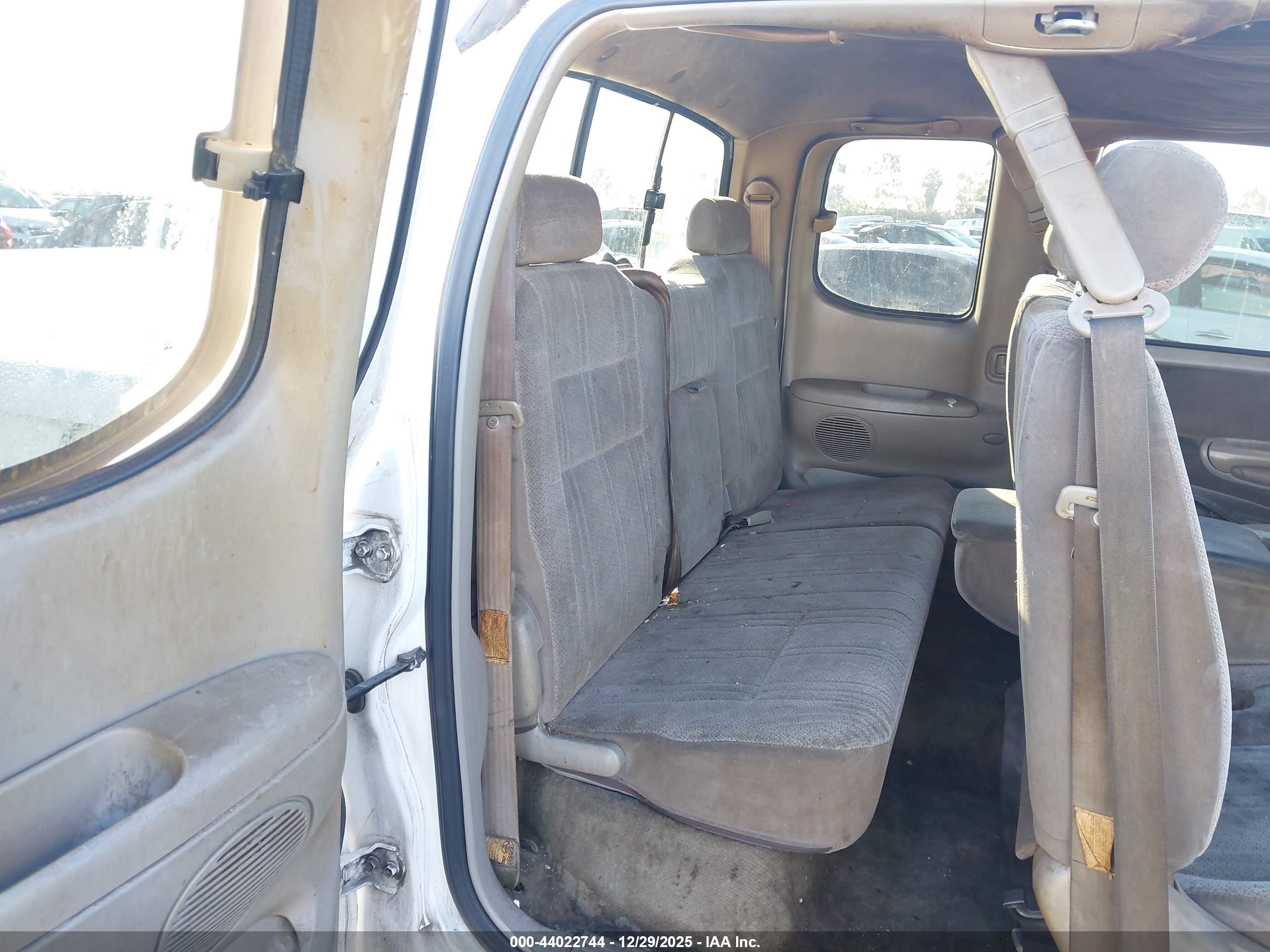 TOYOTA TUNDRA image 8
