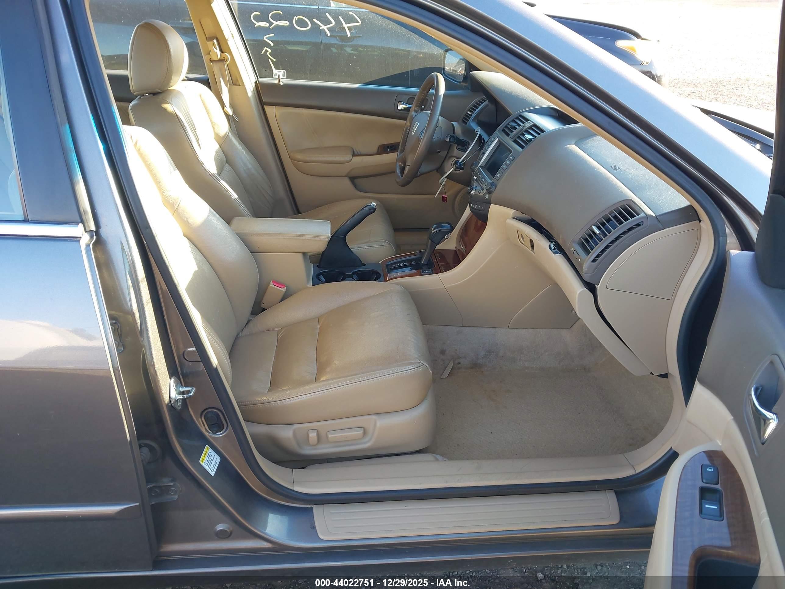 HONDA ACCORD image 5