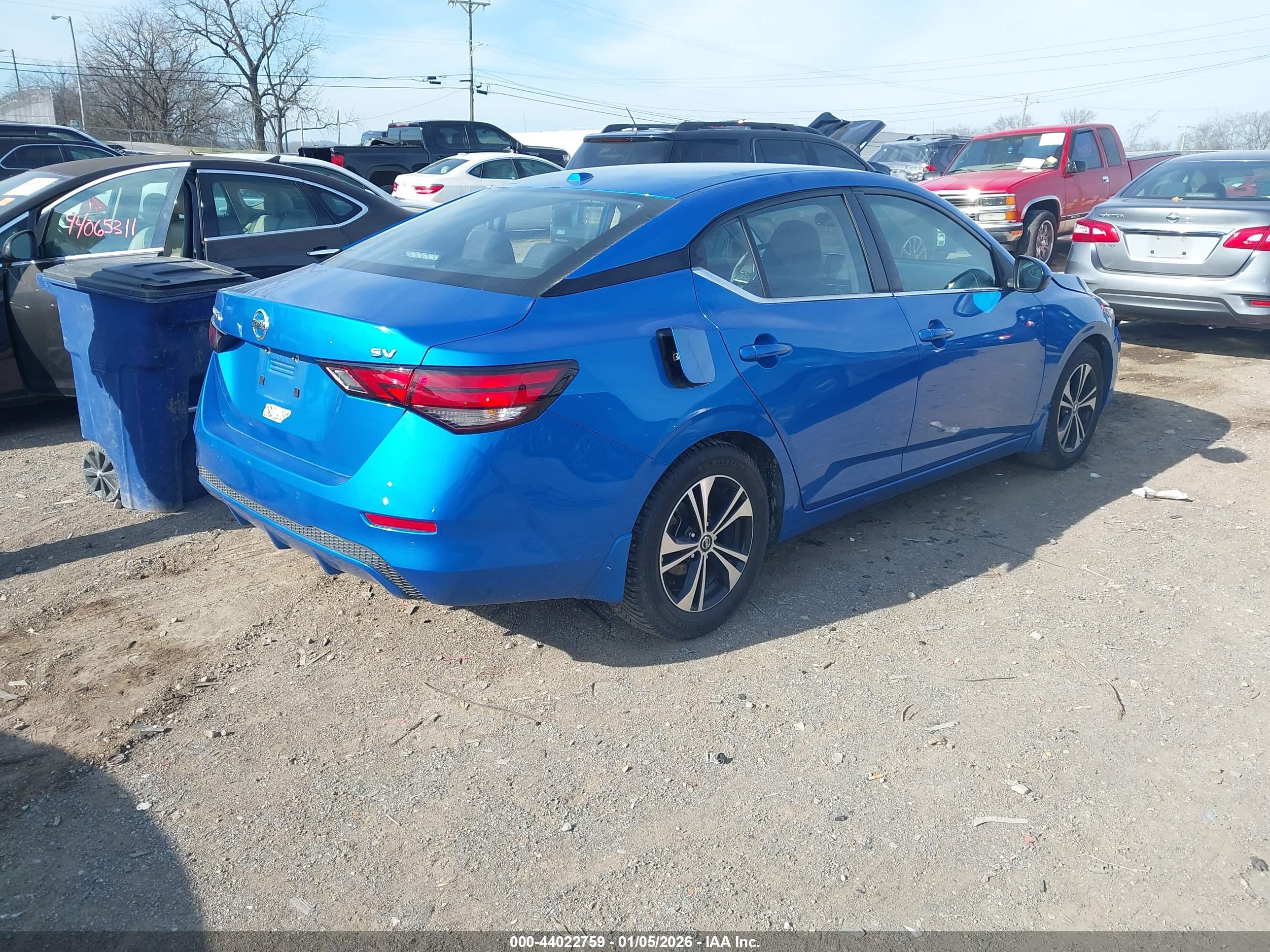 NISSAN SENTRA image 4